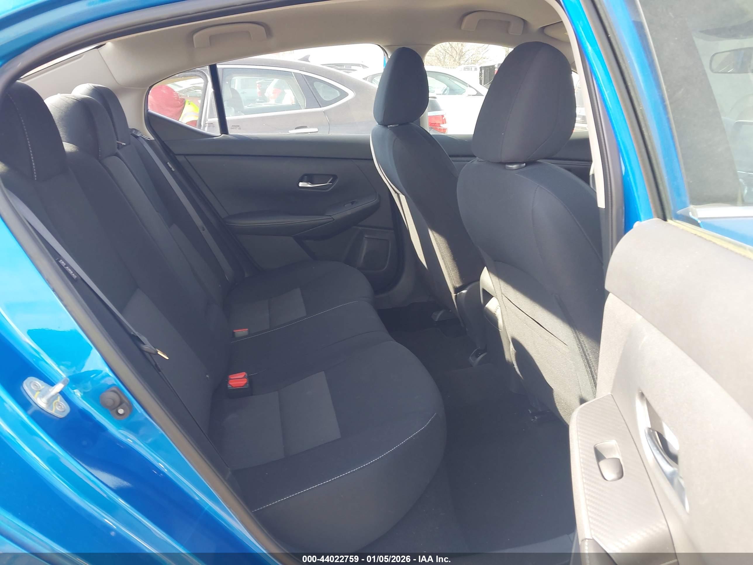 NISSAN SENTRA image 8