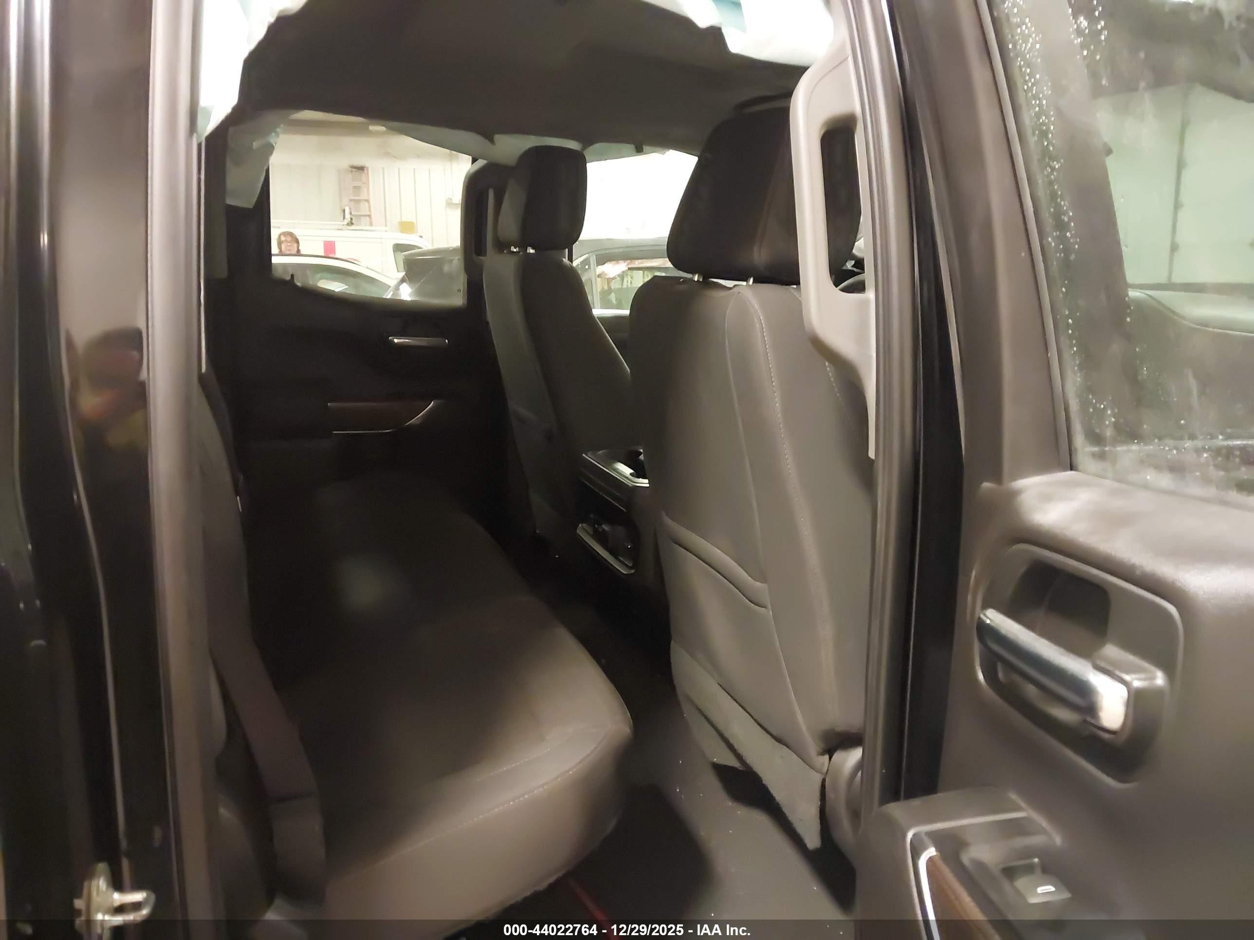 CHEVROLET SILVERADO image 8