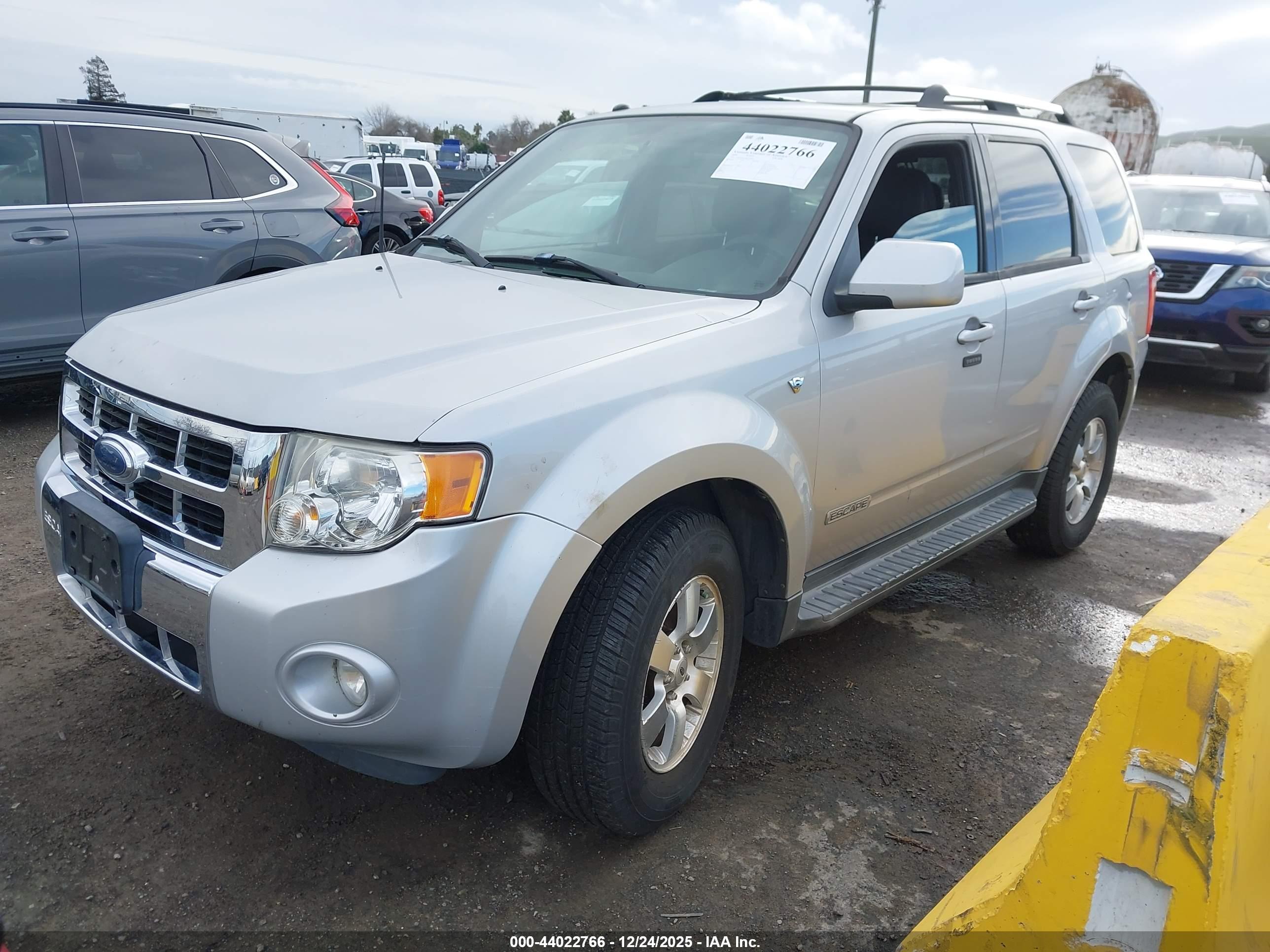 FORD ESCAPE image 2