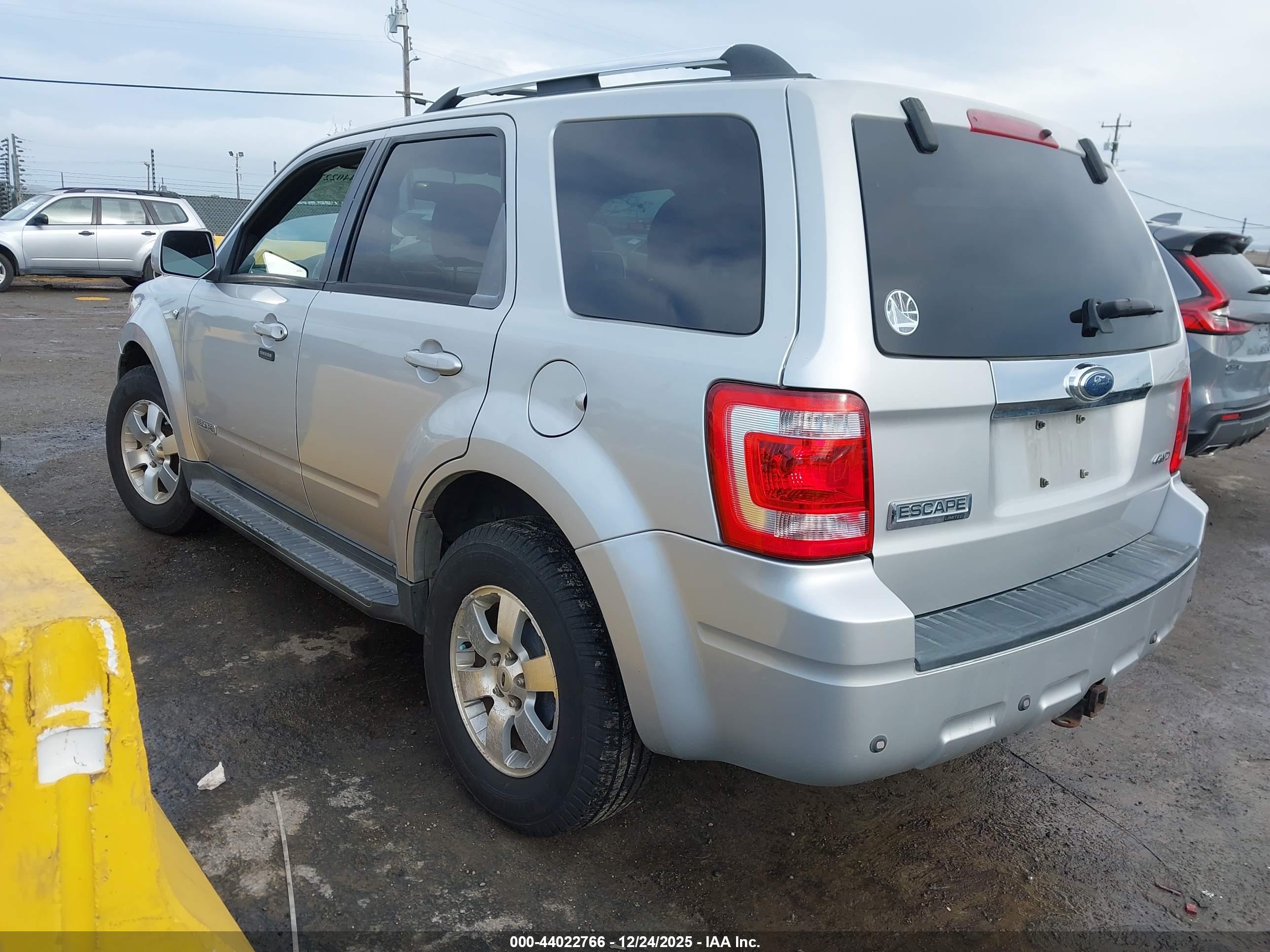 FORD ESCAPE image 3