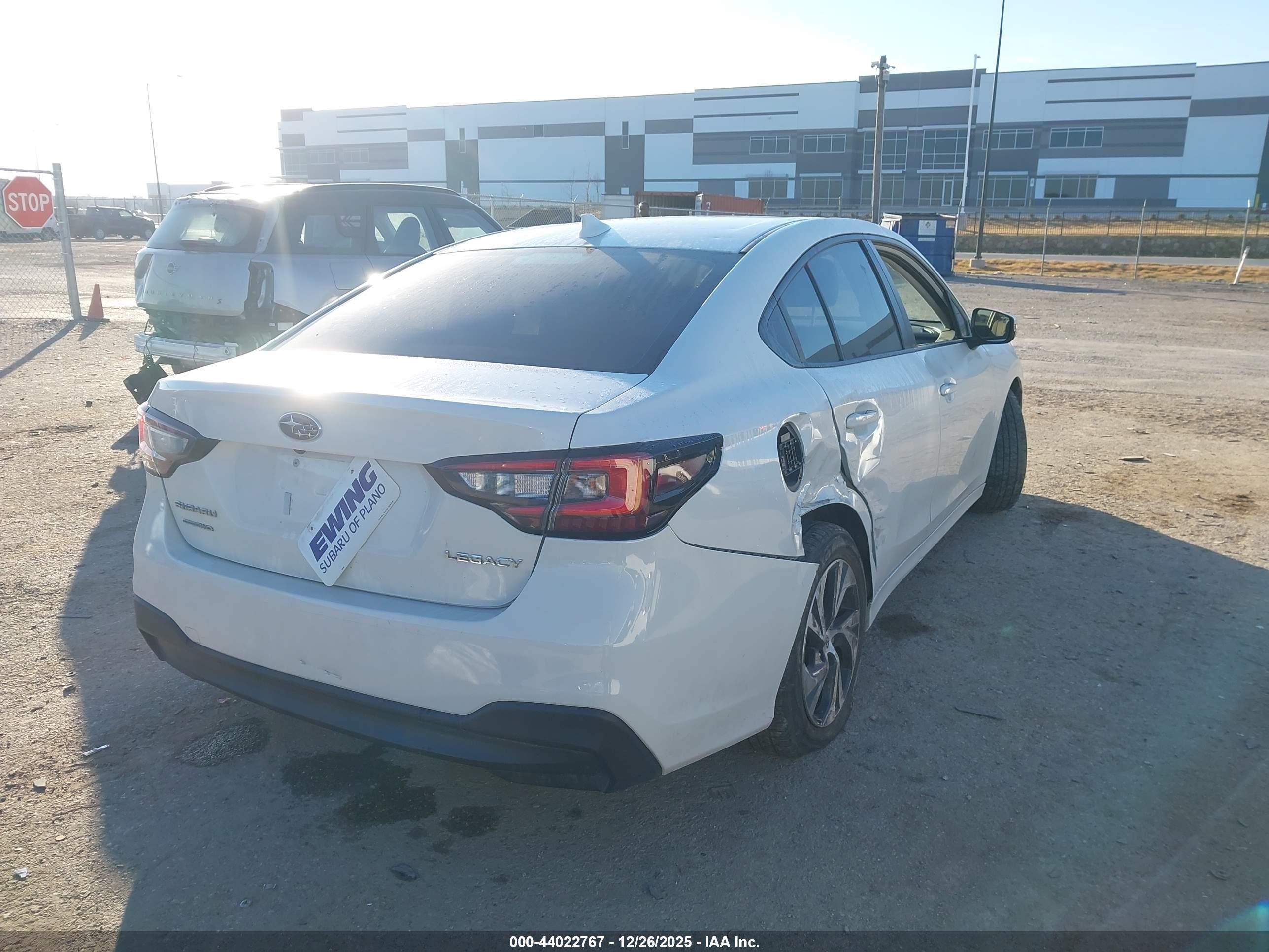 SUBARU LEGACY image 4