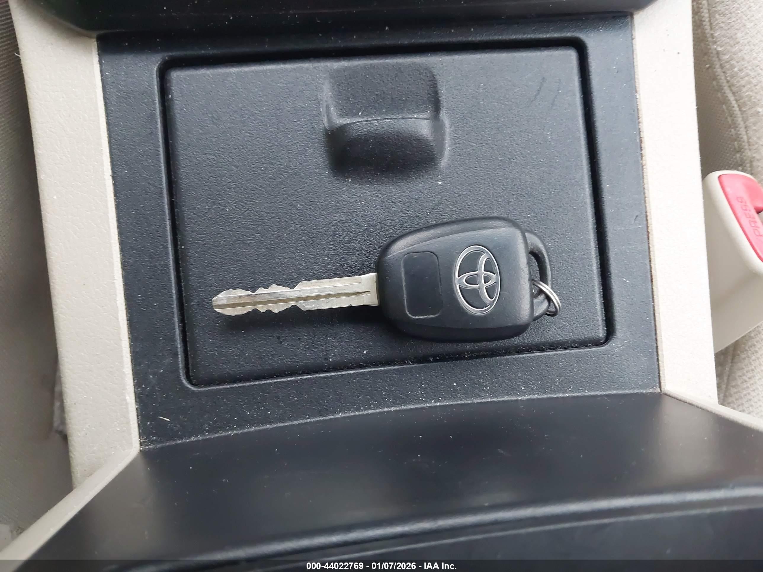 TOYOTA CAMRY image 11