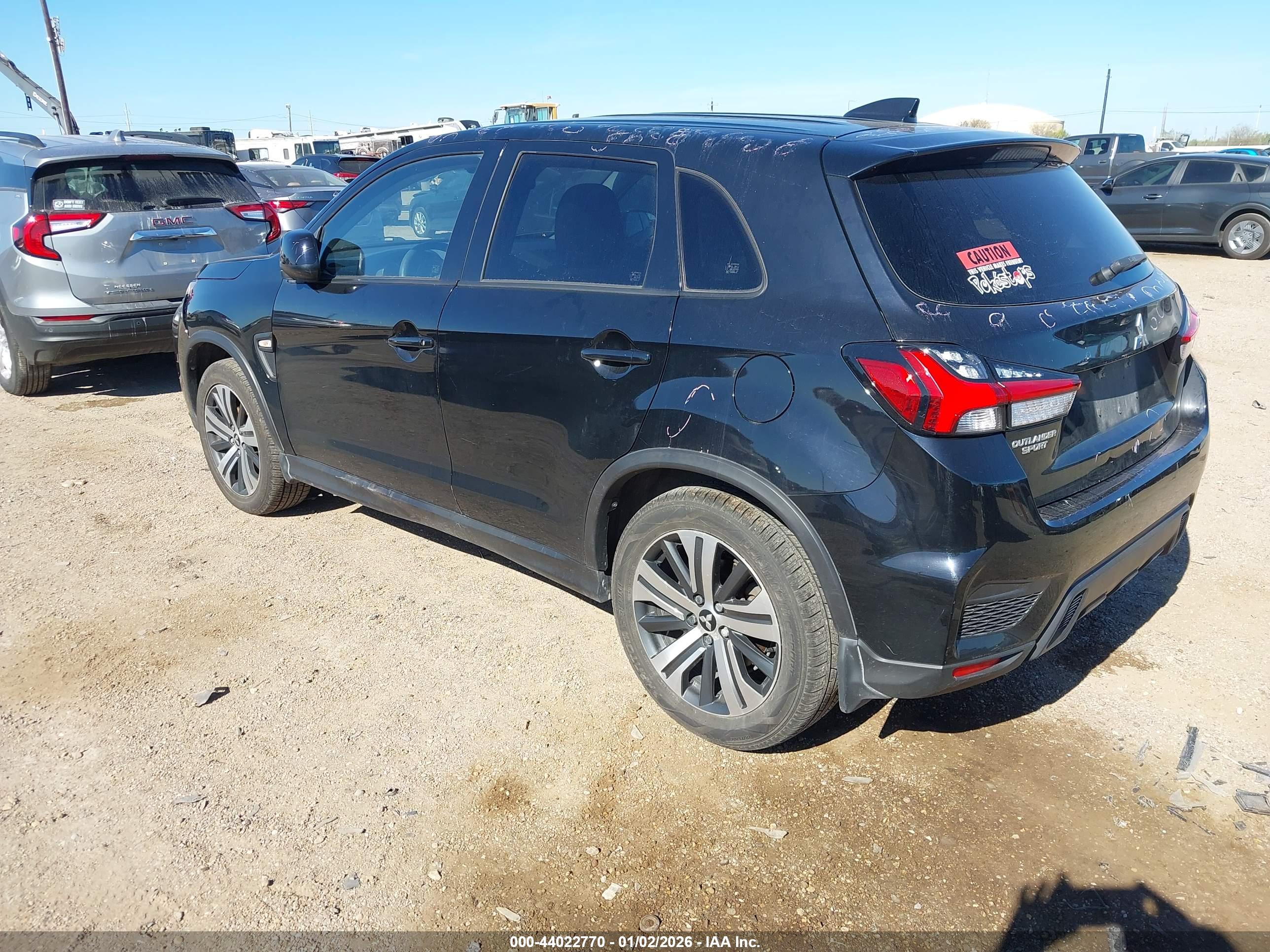 MITSUBISHI OUTLANDER image 3