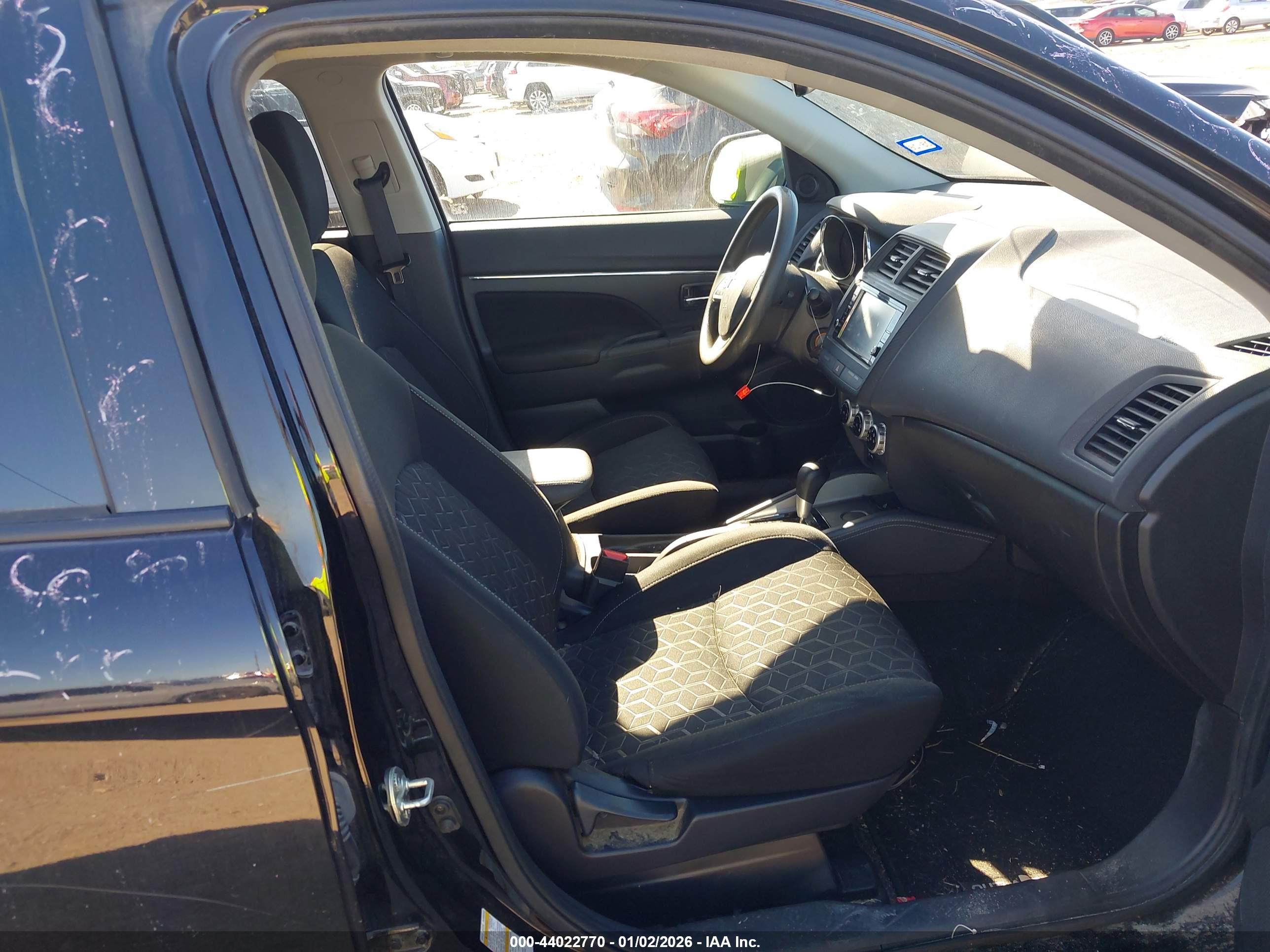 MITSUBISHI OUTLANDER image 5