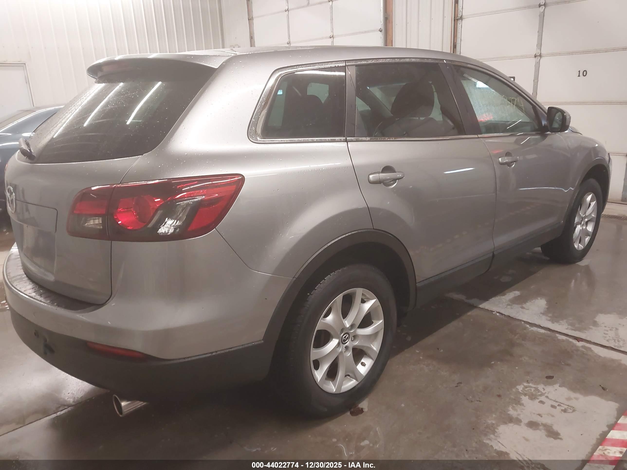 MAZDA CX-9 image 4