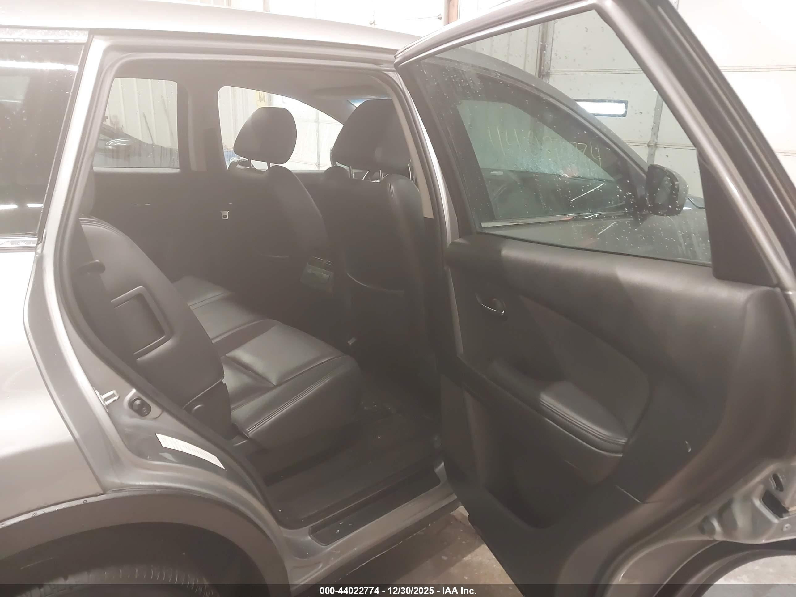 MAZDA CX-9 image 8