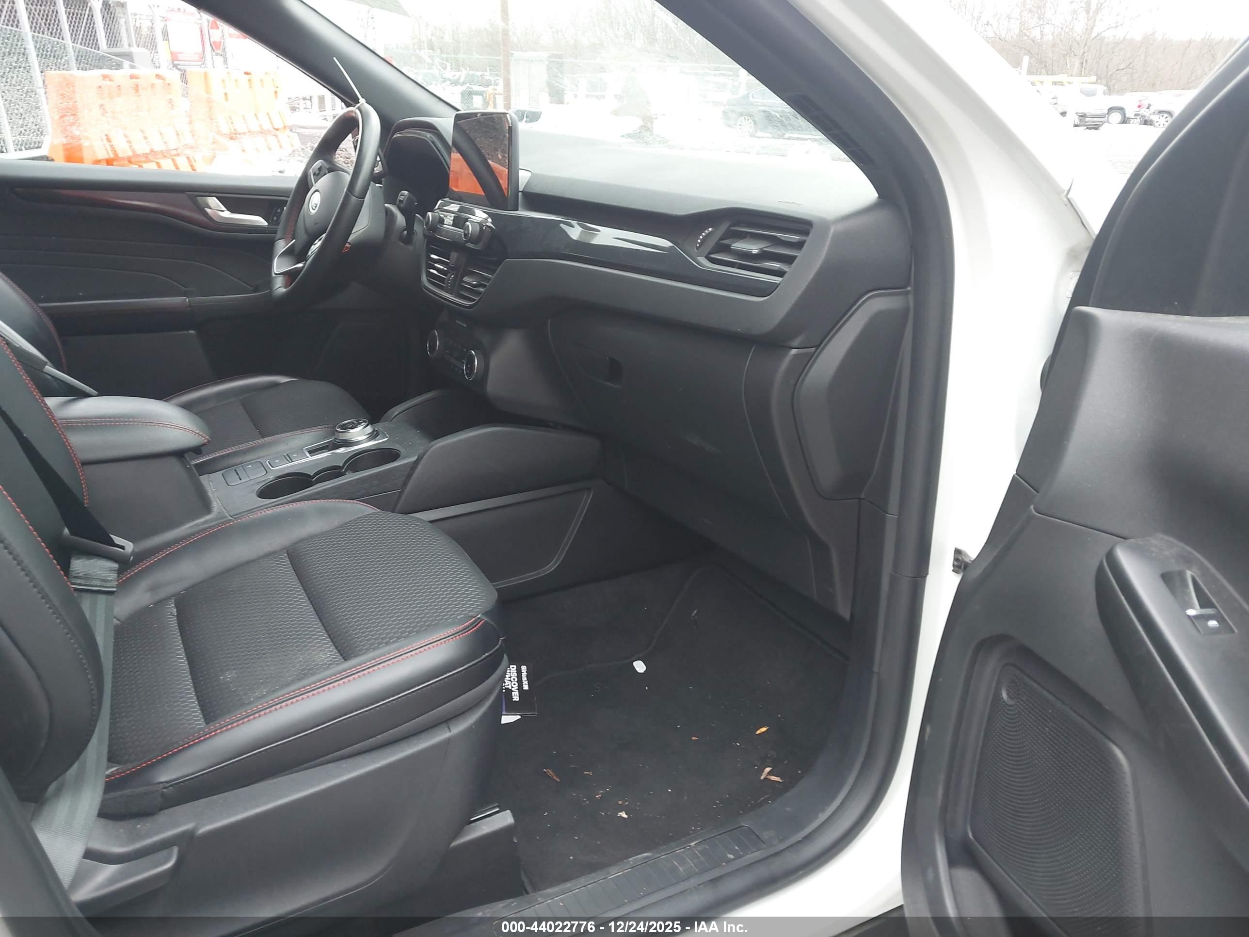 FORD ESCAPE image 5