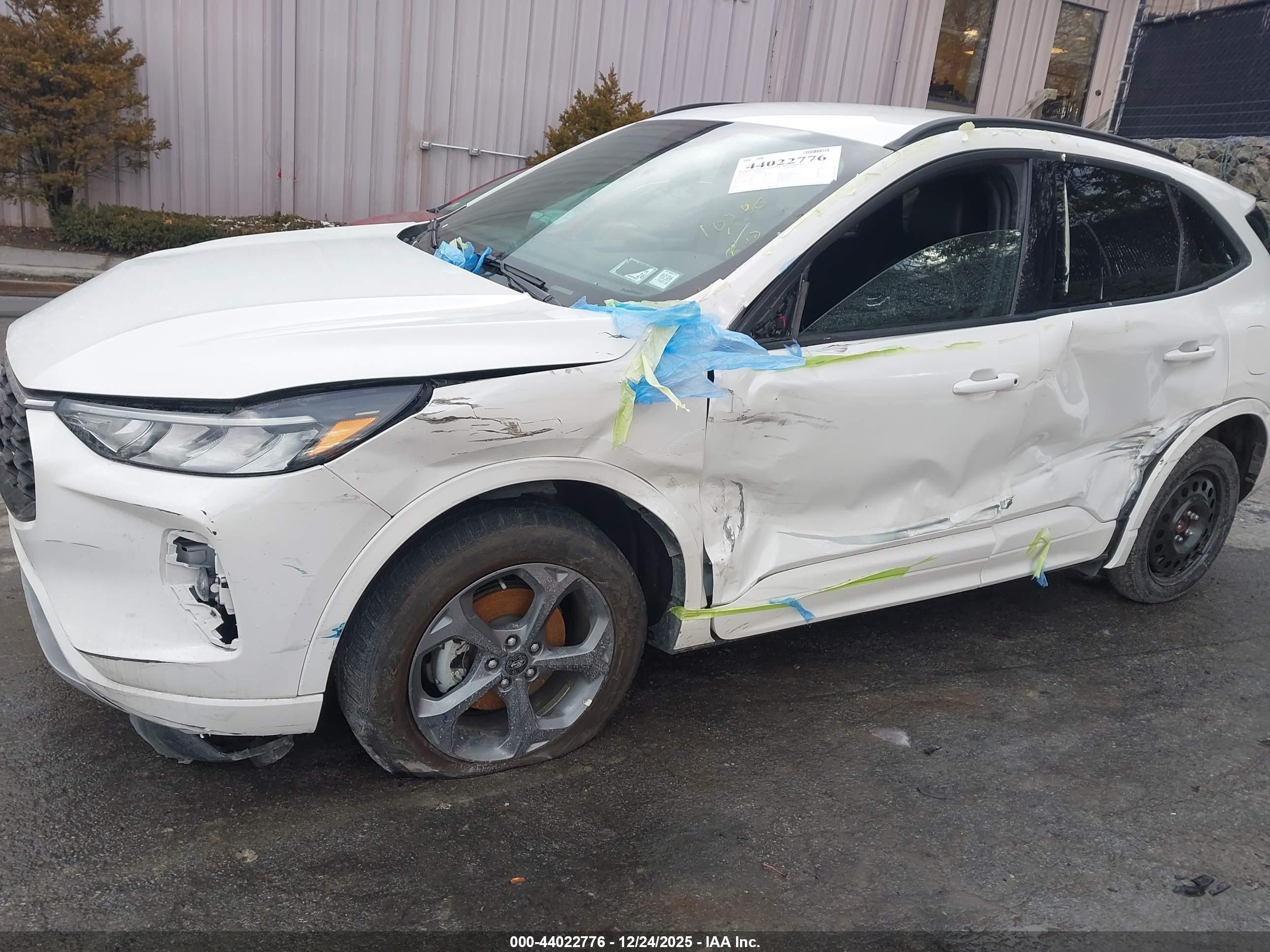FORD ESCAPE image 6