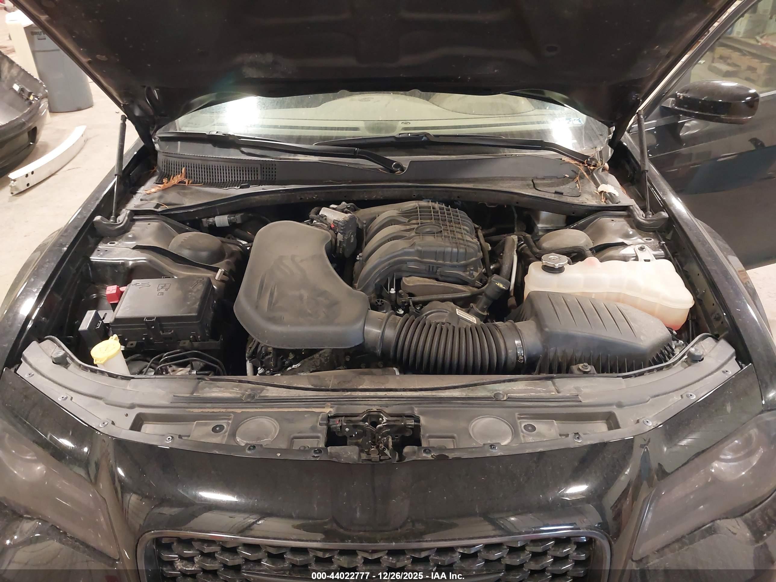 CHRYSLER 300 image 10