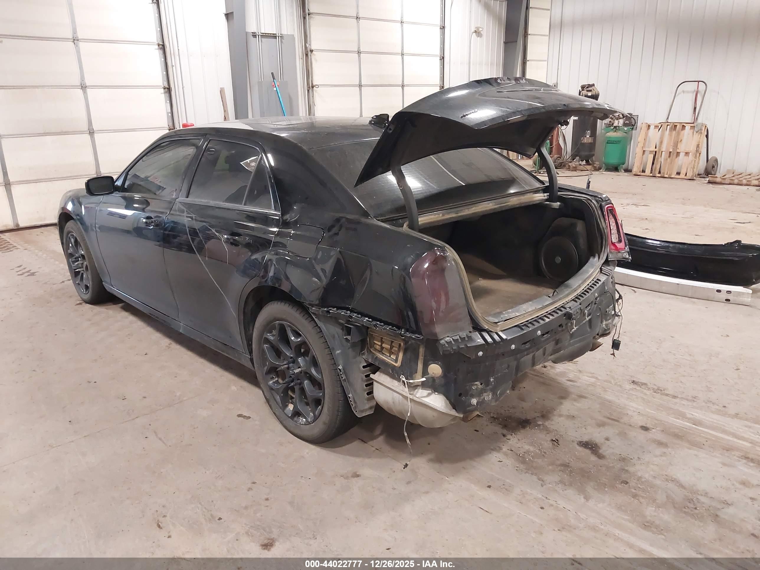 CHRYSLER 300 image 3