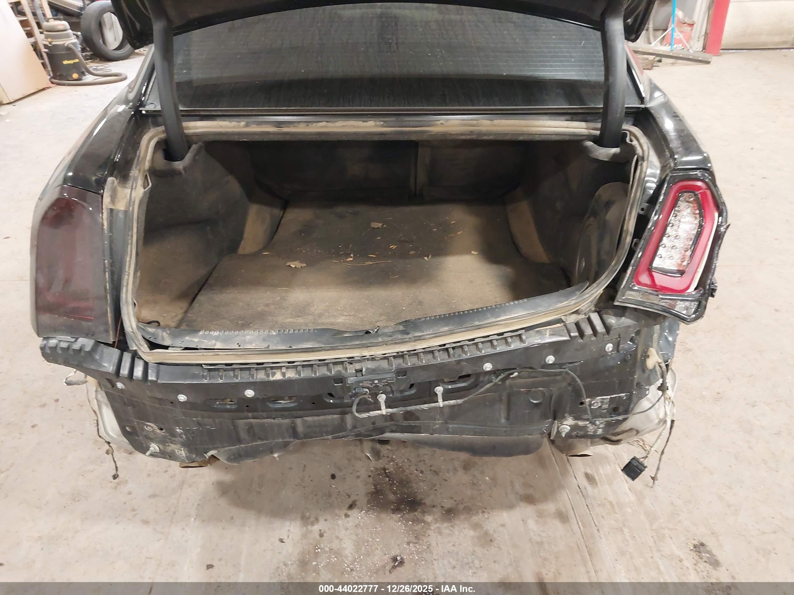 CHRYSLER 300 image 6