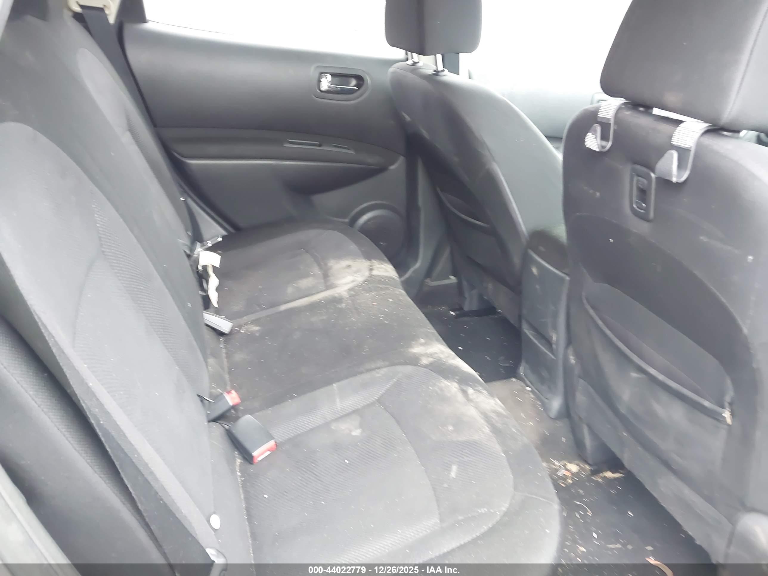 NISSAN ROGUE image 8