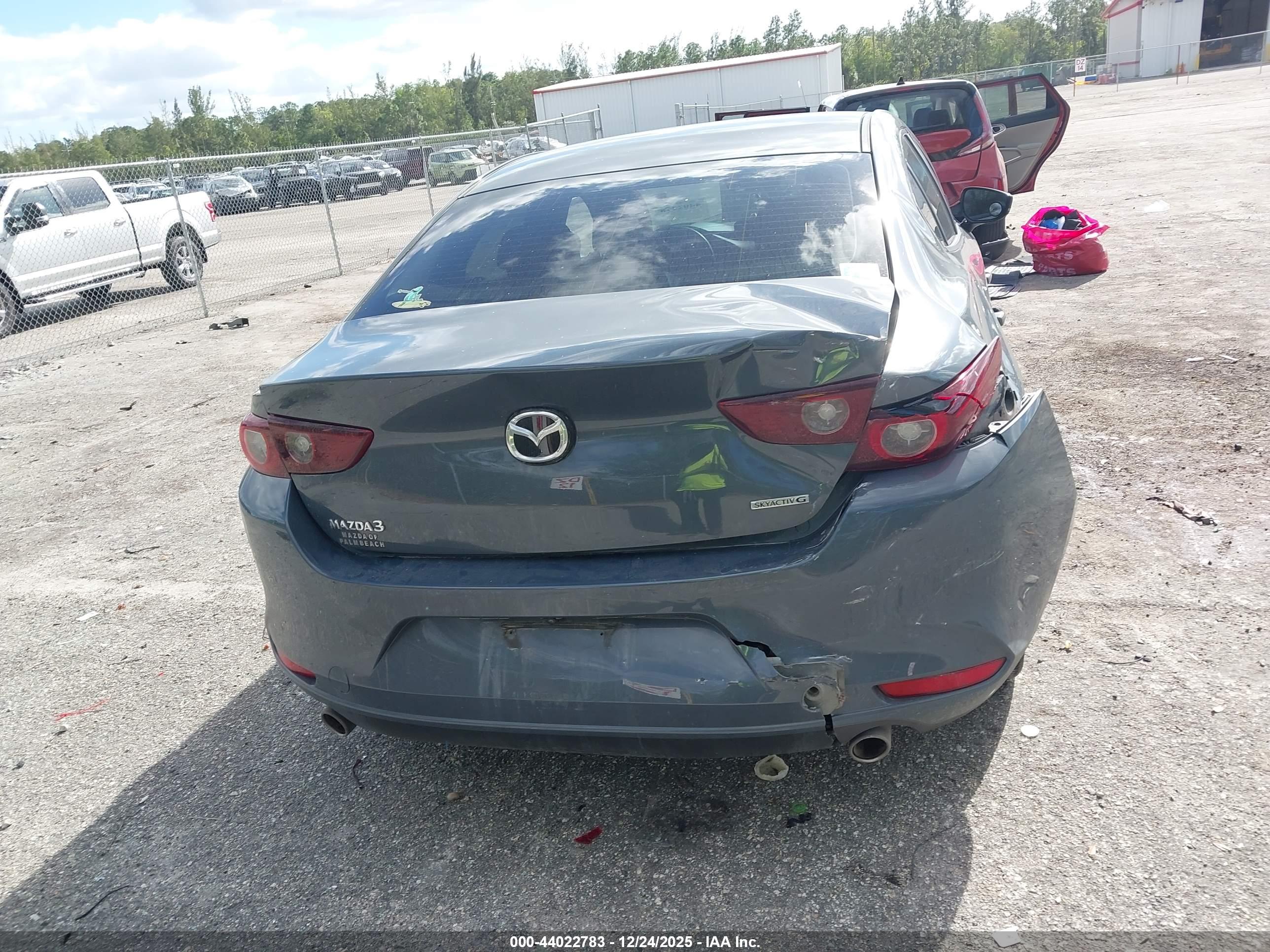 MAZDA MAZDA3 image 6