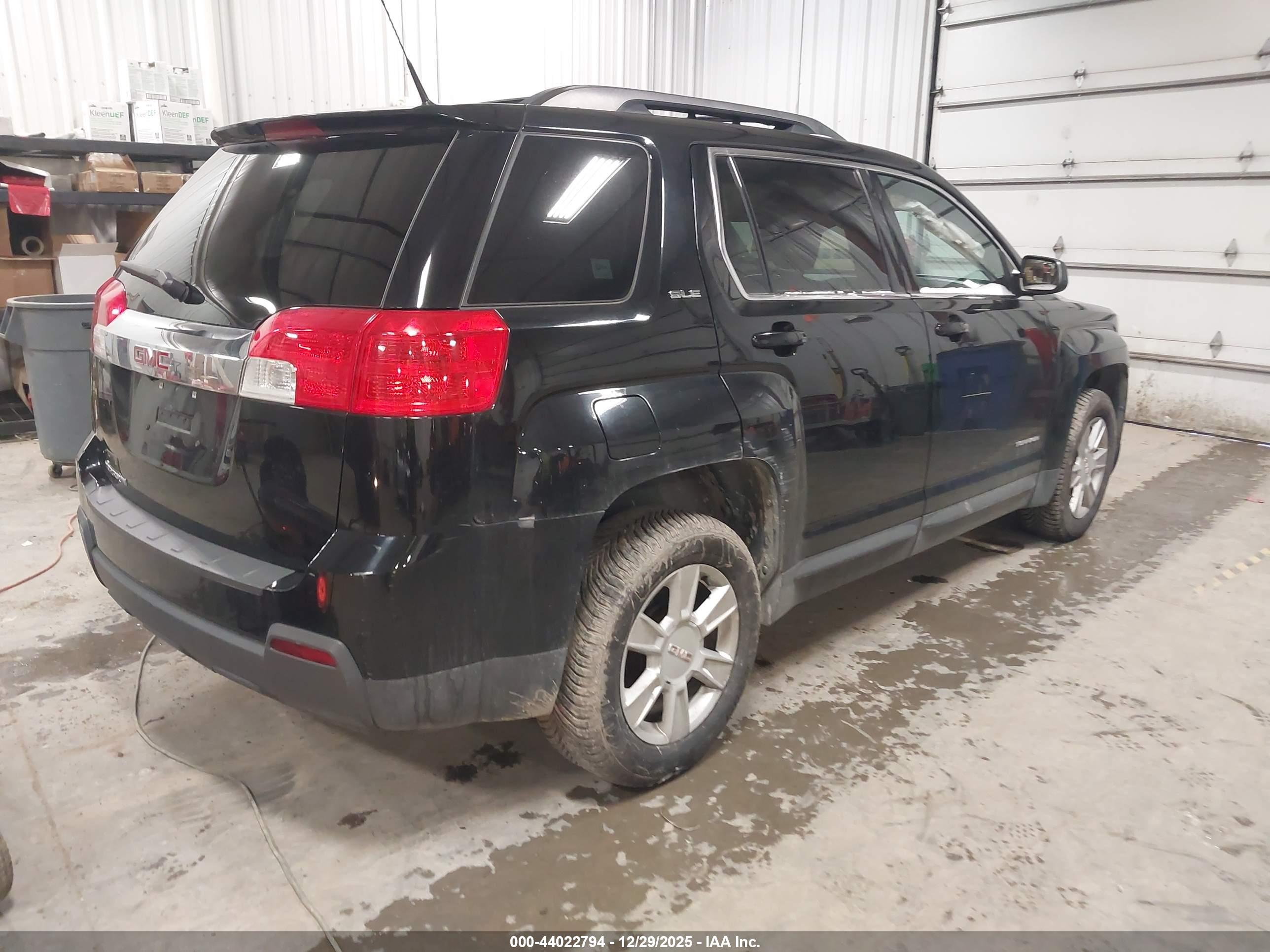 GMC TERRAIN image 4