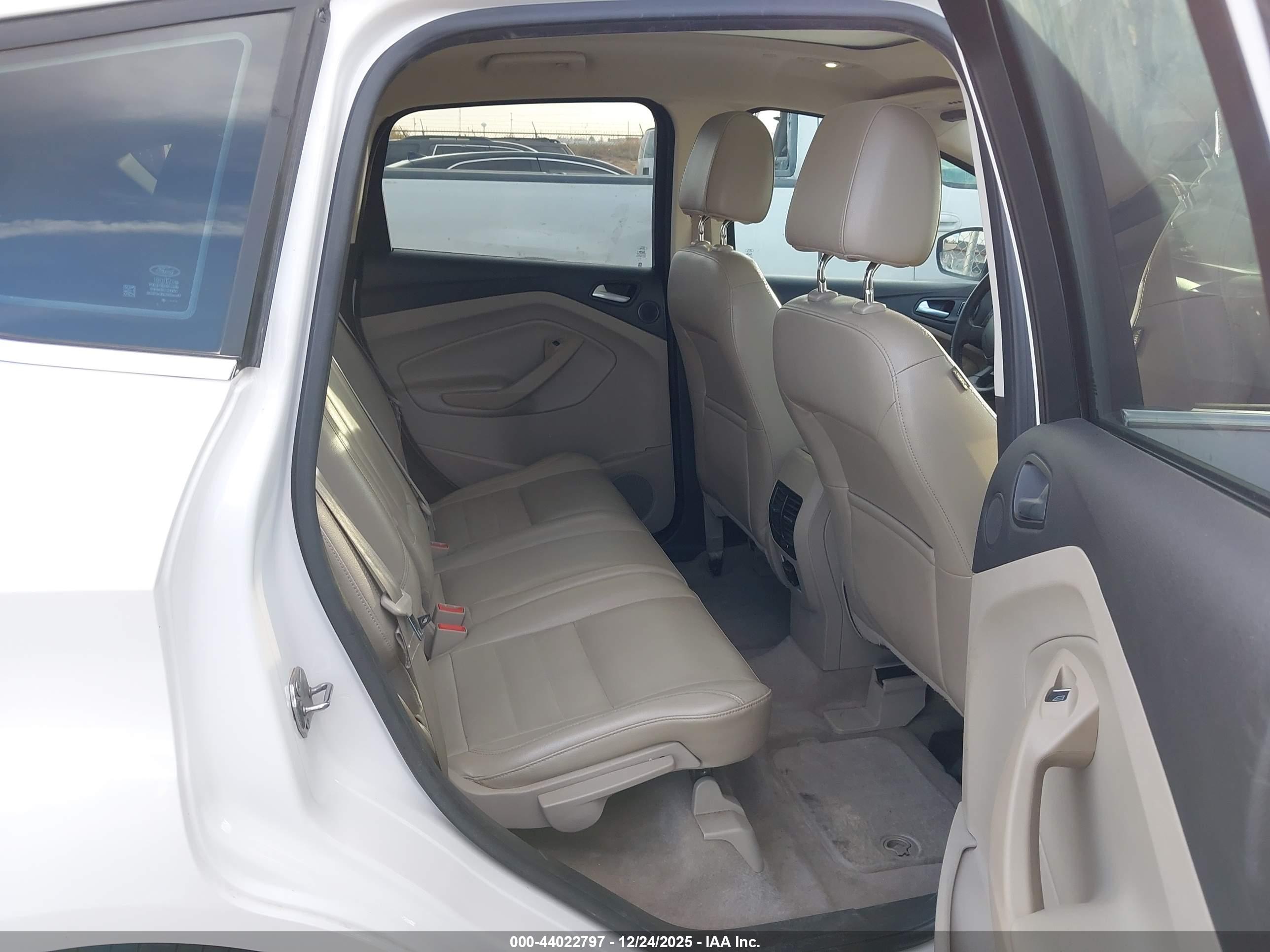 FORD C-MAX image 8