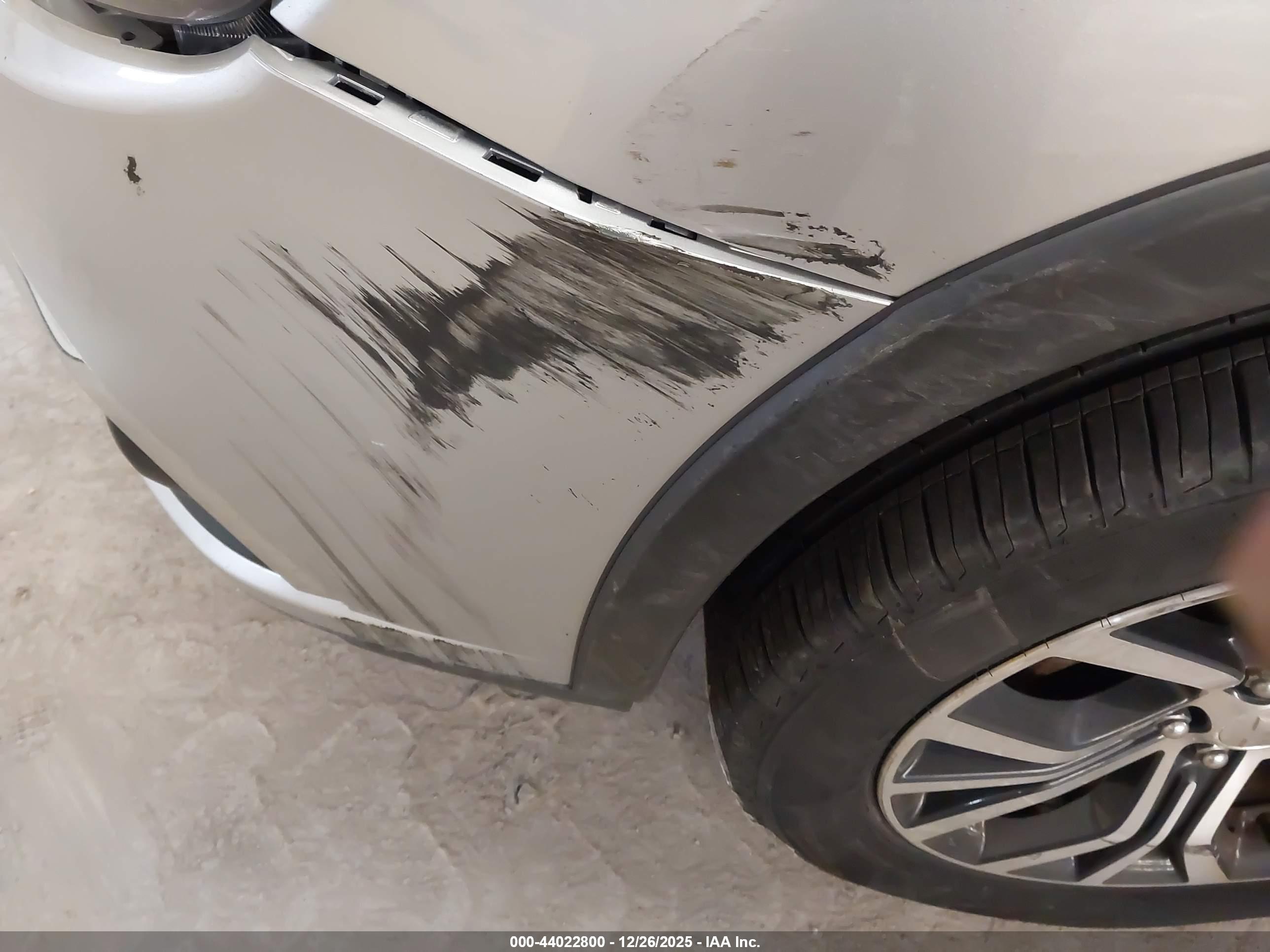 MITSUBISHI OUTLANDER image 6