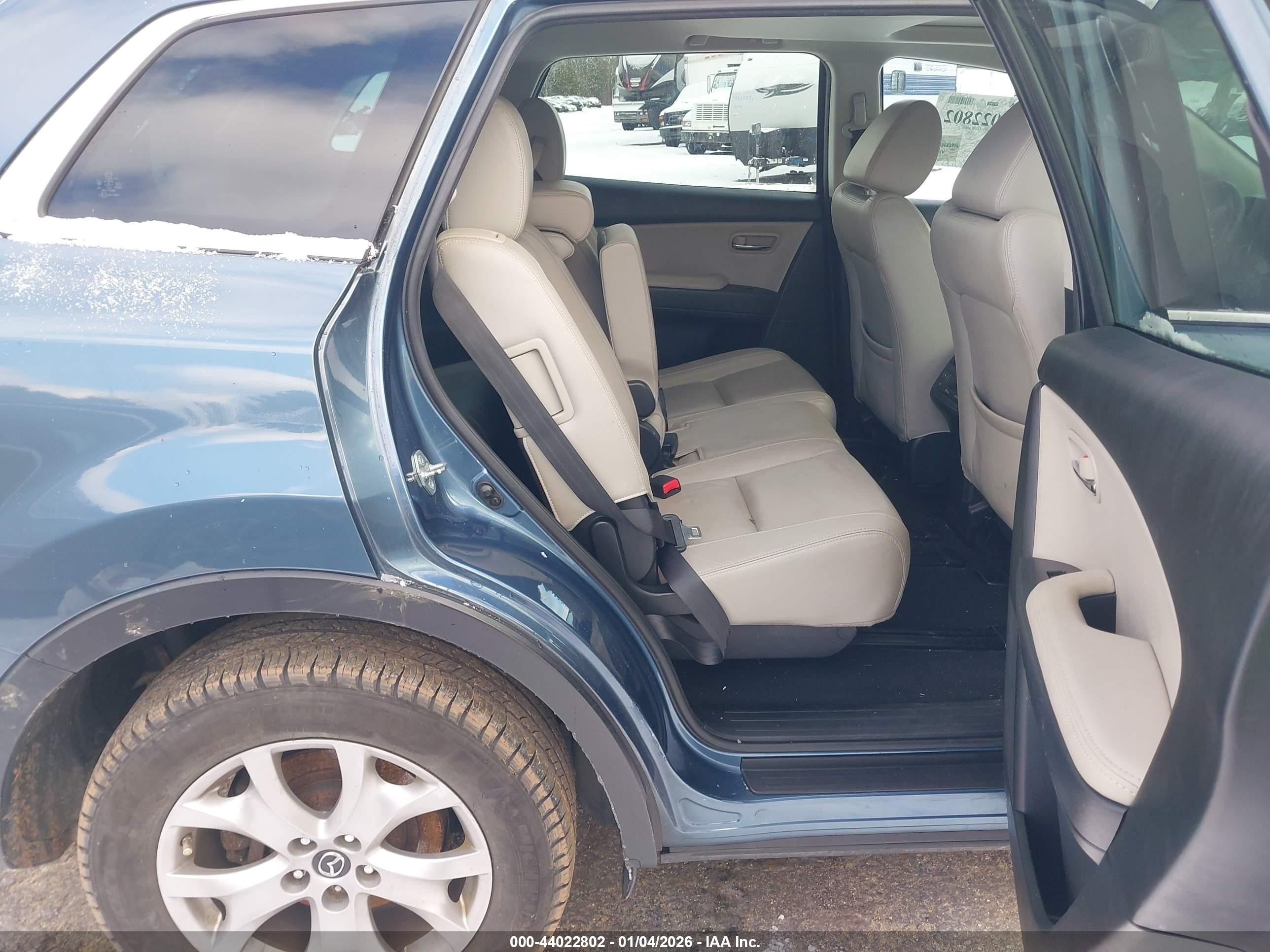 MAZDA CX-9 image 8