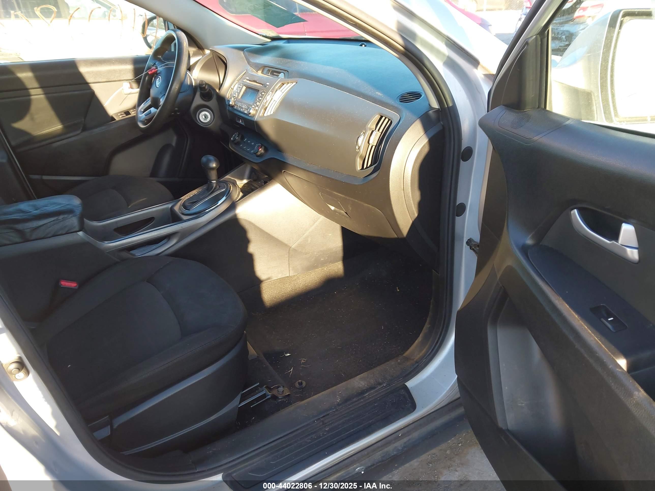 KIA SPORTAGE image 5