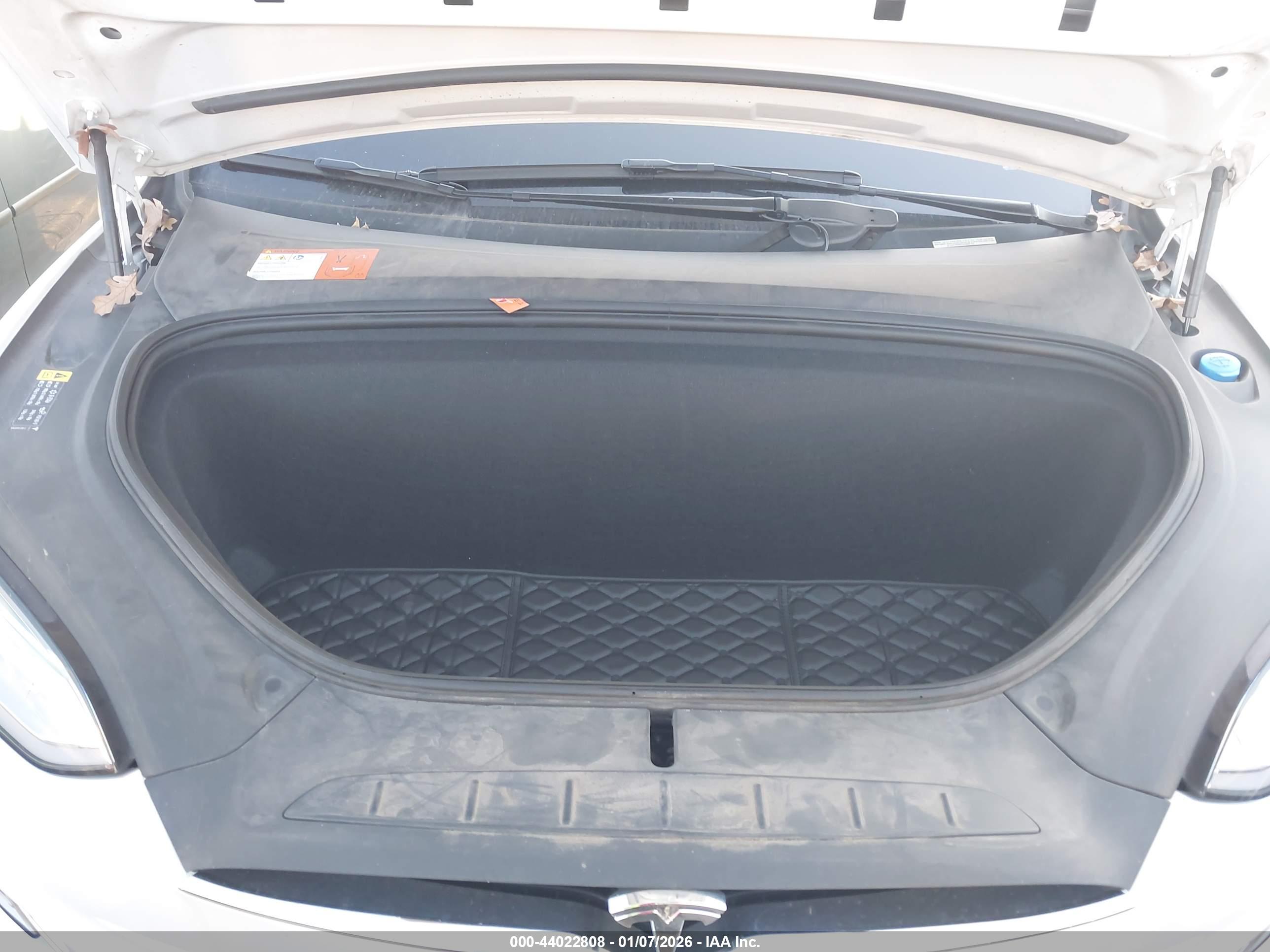 TESLA MODEL image 10