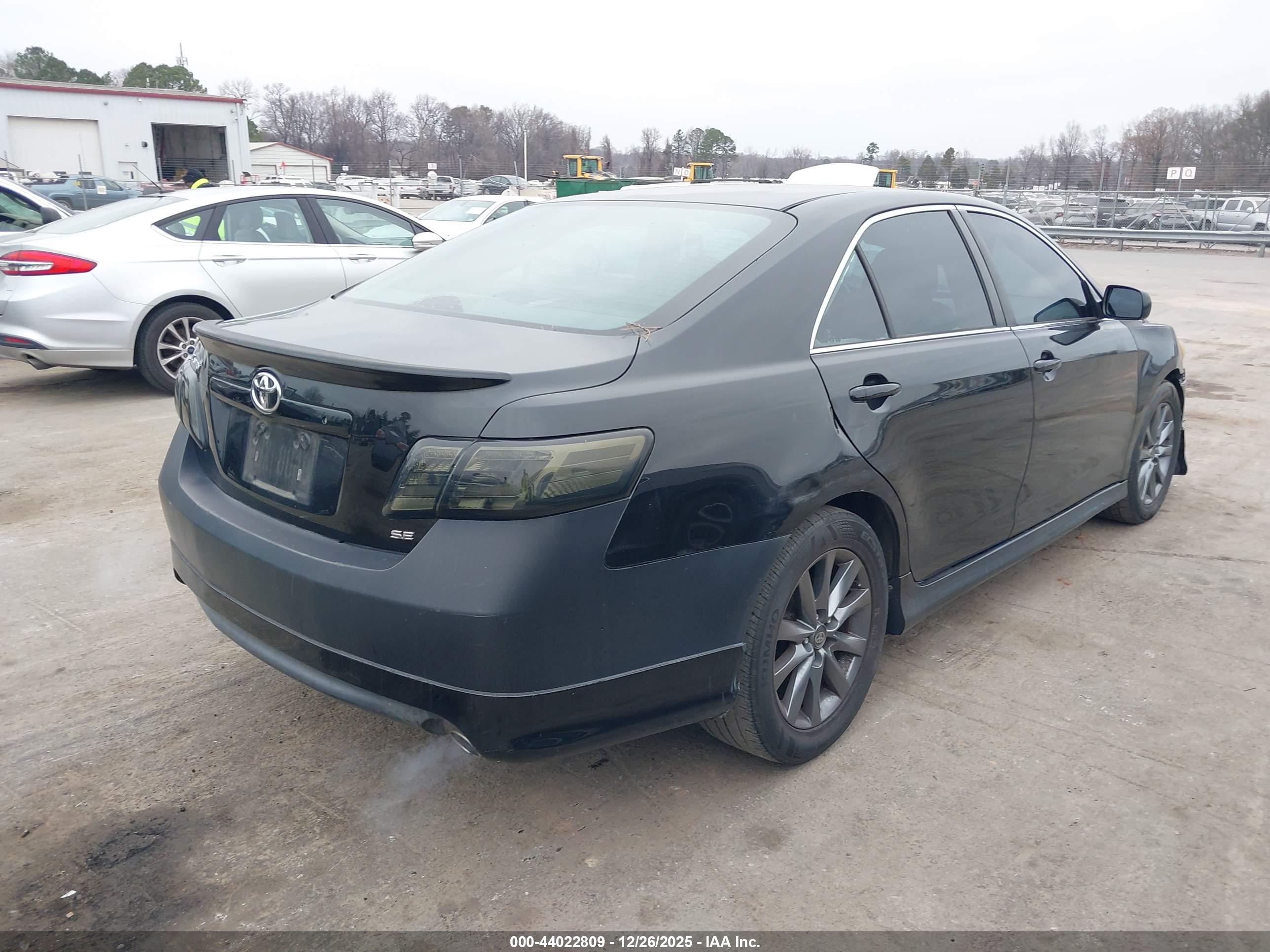 TOYOTA CAMRY image 4