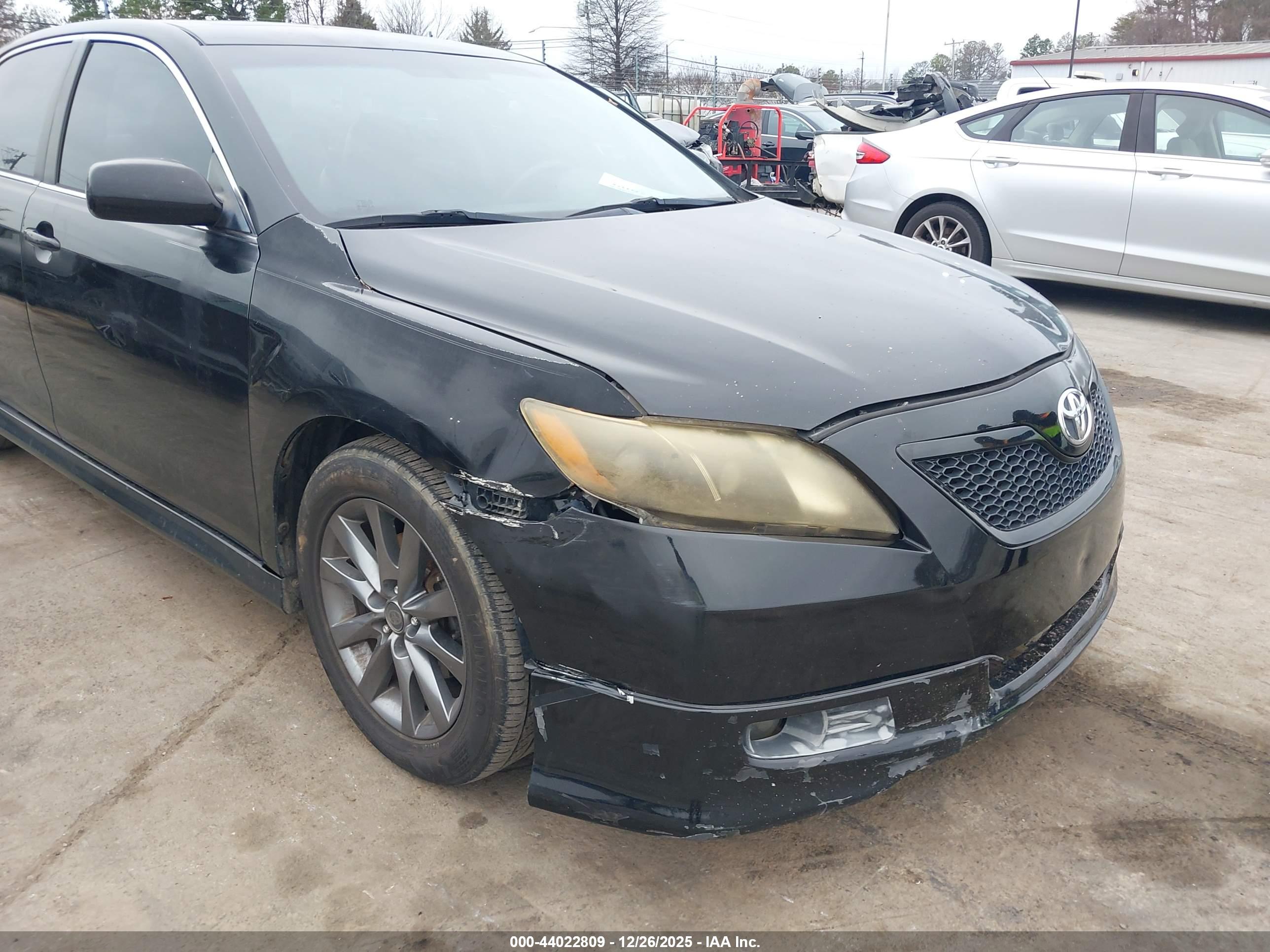 TOYOTA CAMRY image 6