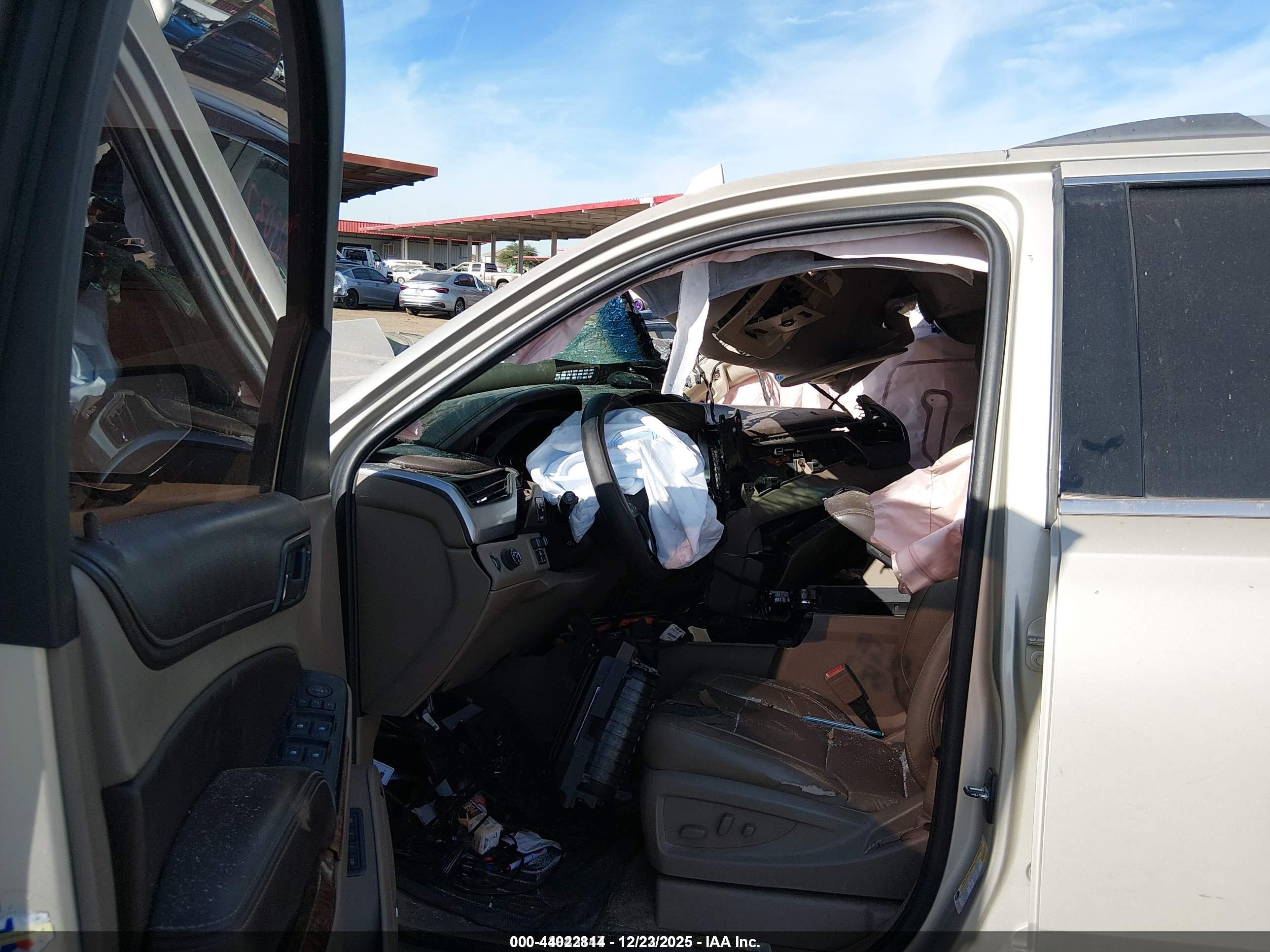 CHEVROLET TAHOE image 5