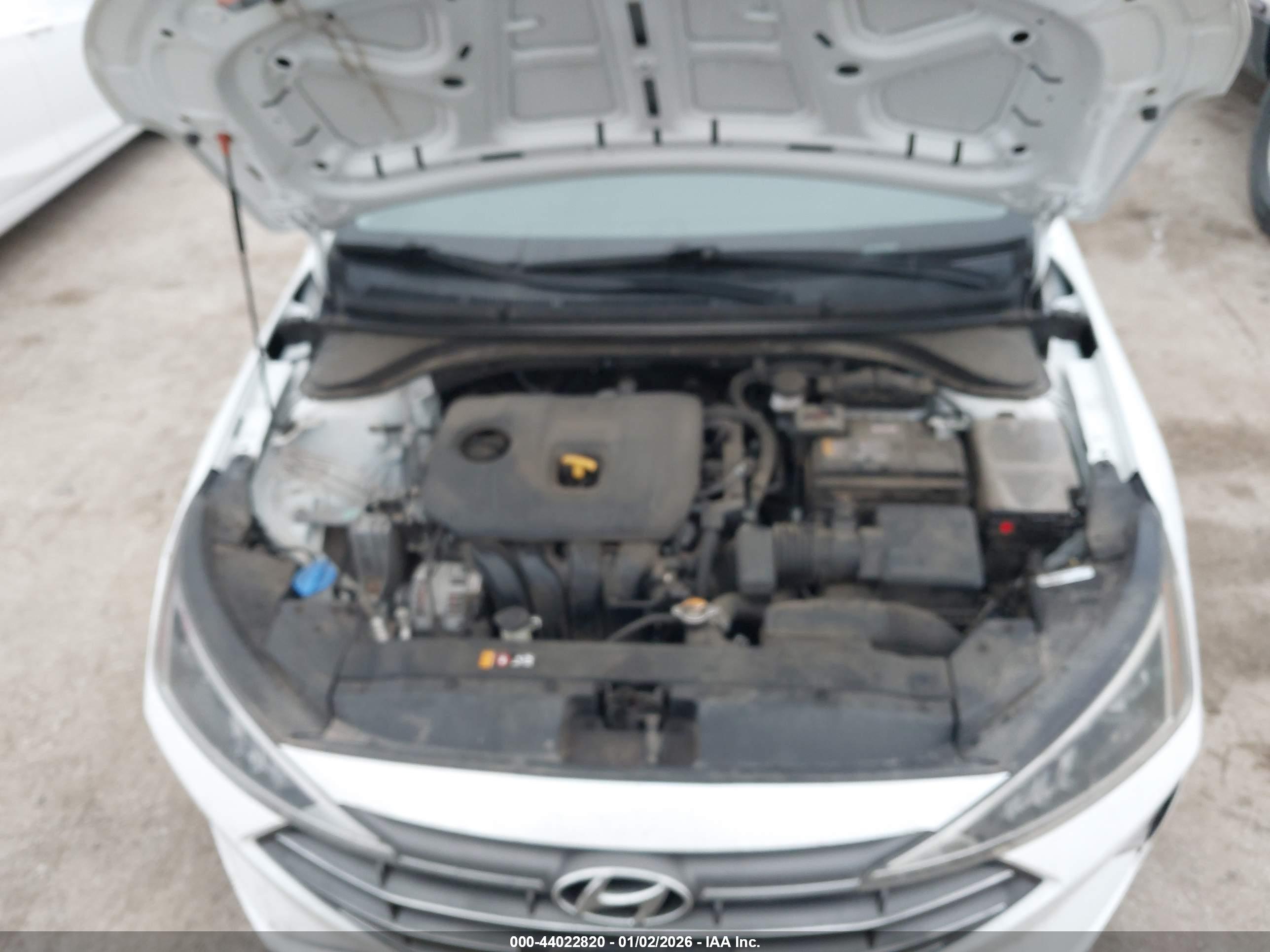 HYUNDAI ELANTRA image 10