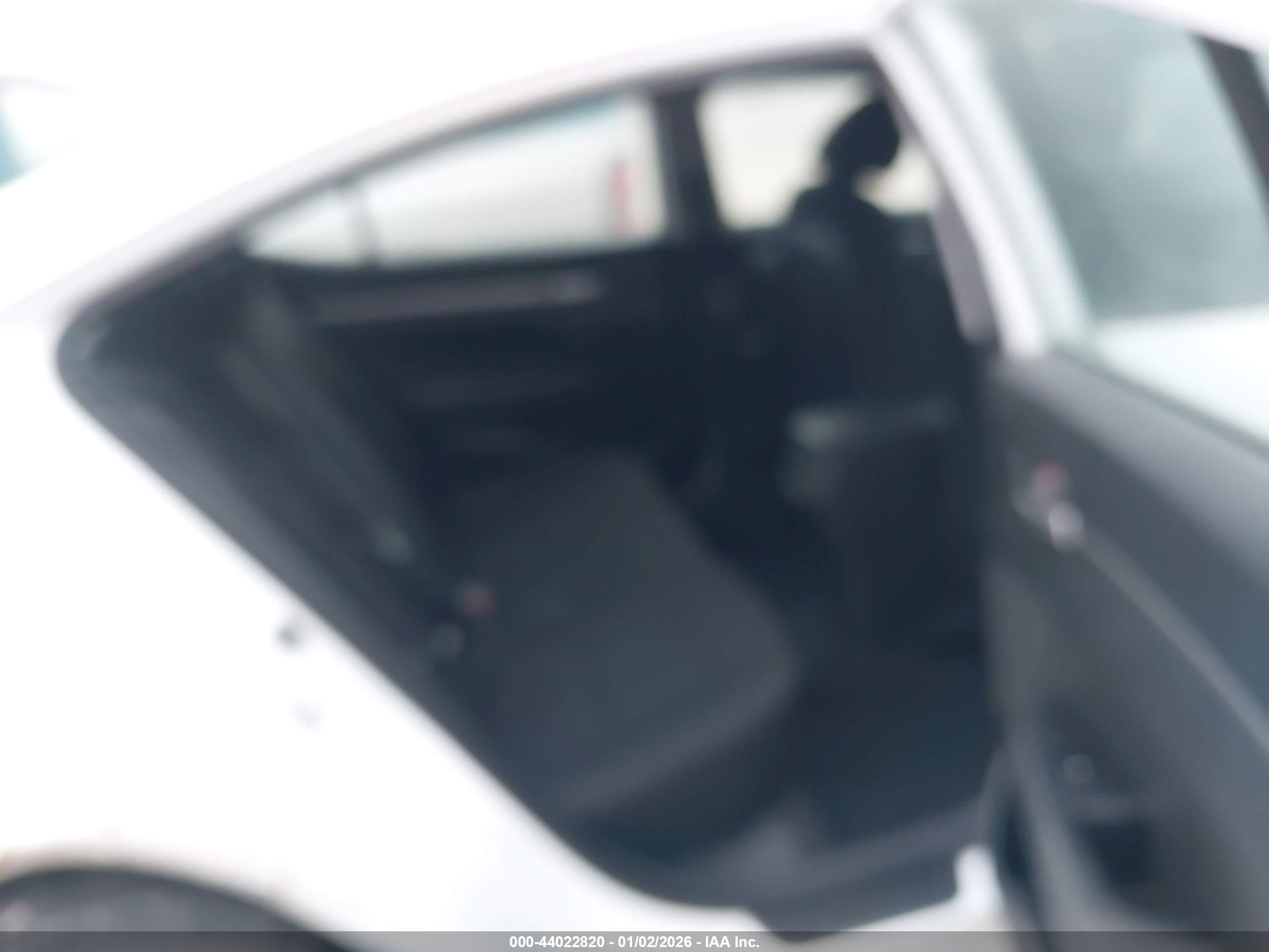 HYUNDAI ELANTRA image 8