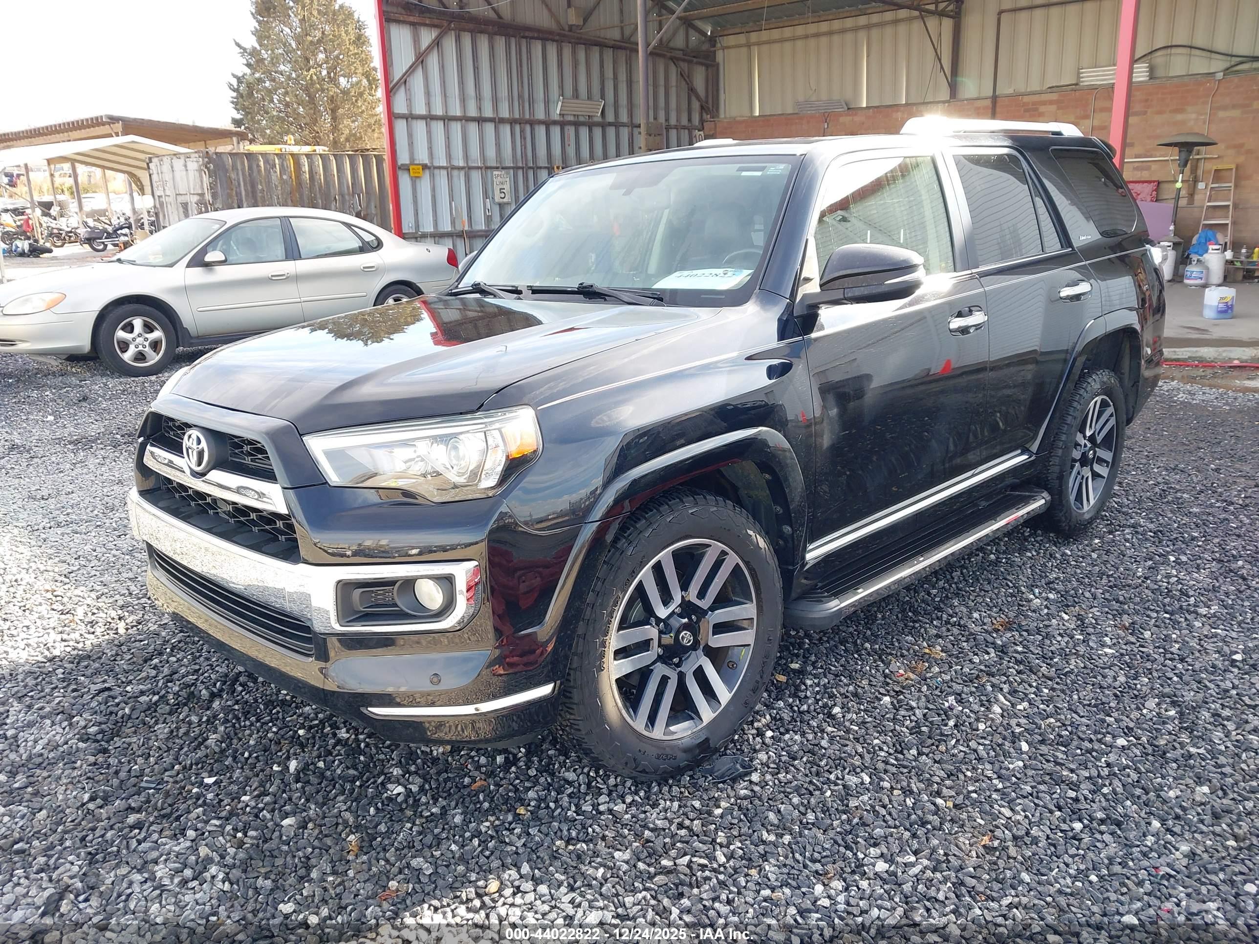 TOYOTA 4RUNNER image 2