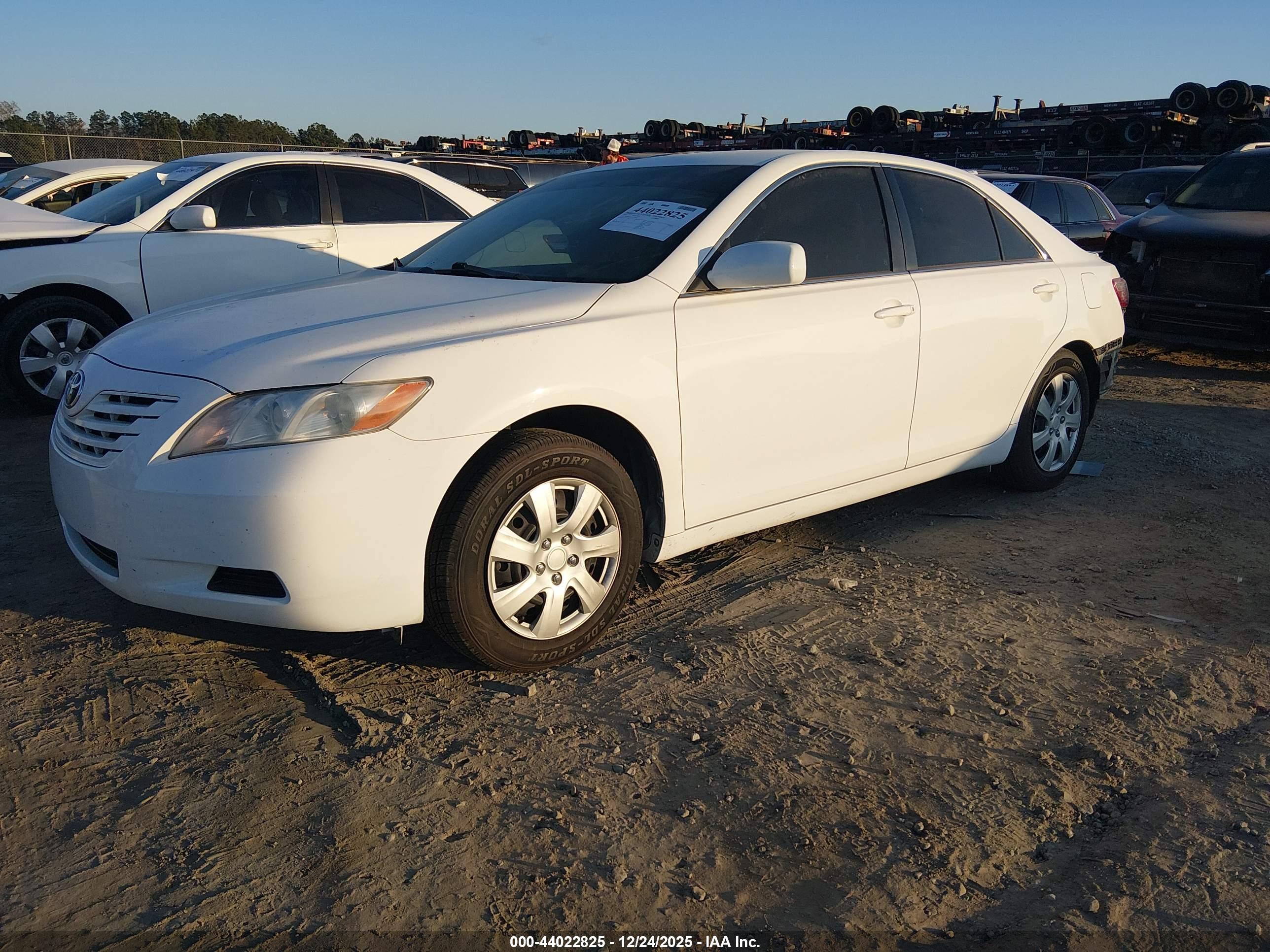 TOYOTA CAMRY image 2