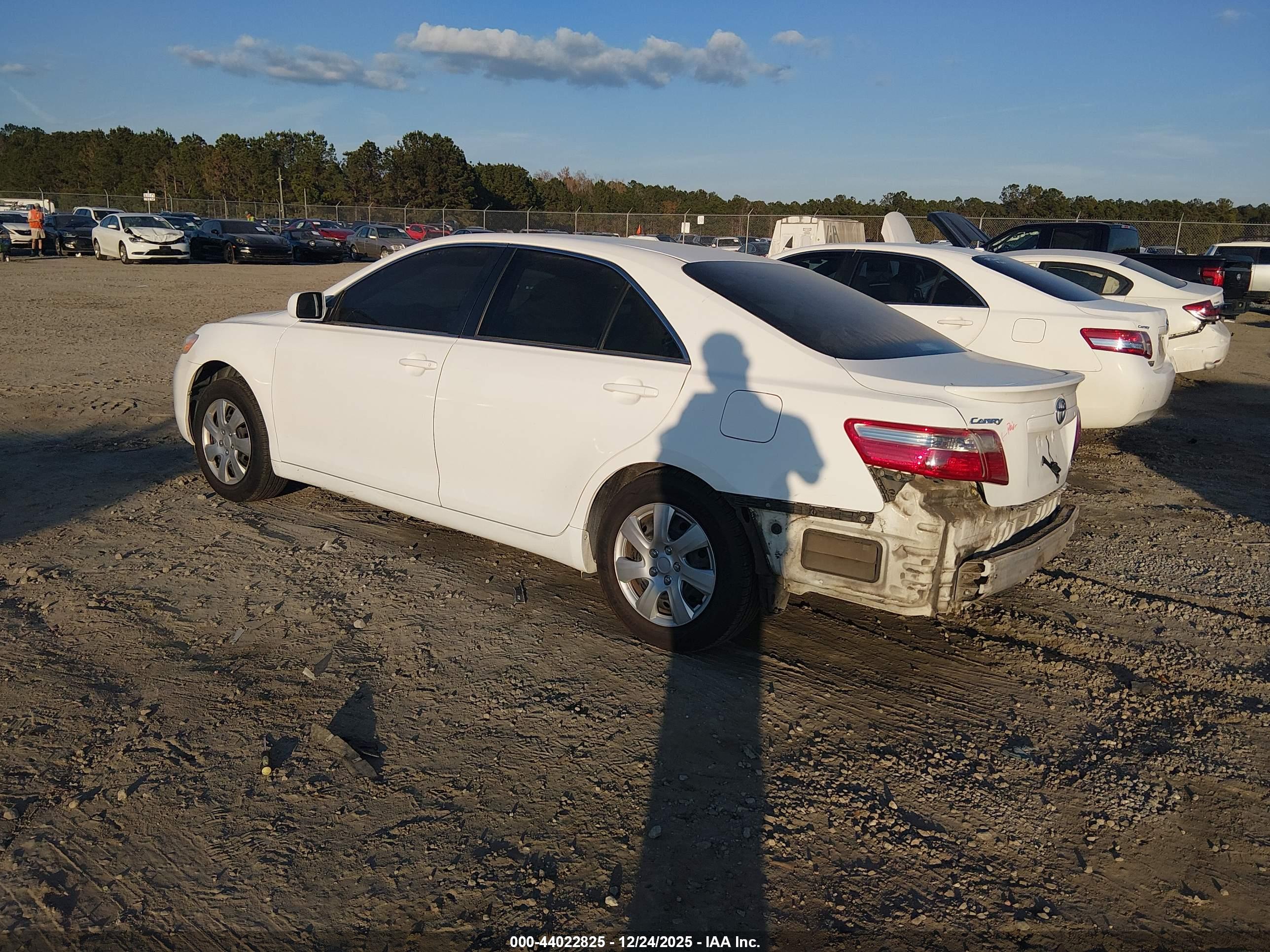 TOYOTA CAMRY image 3