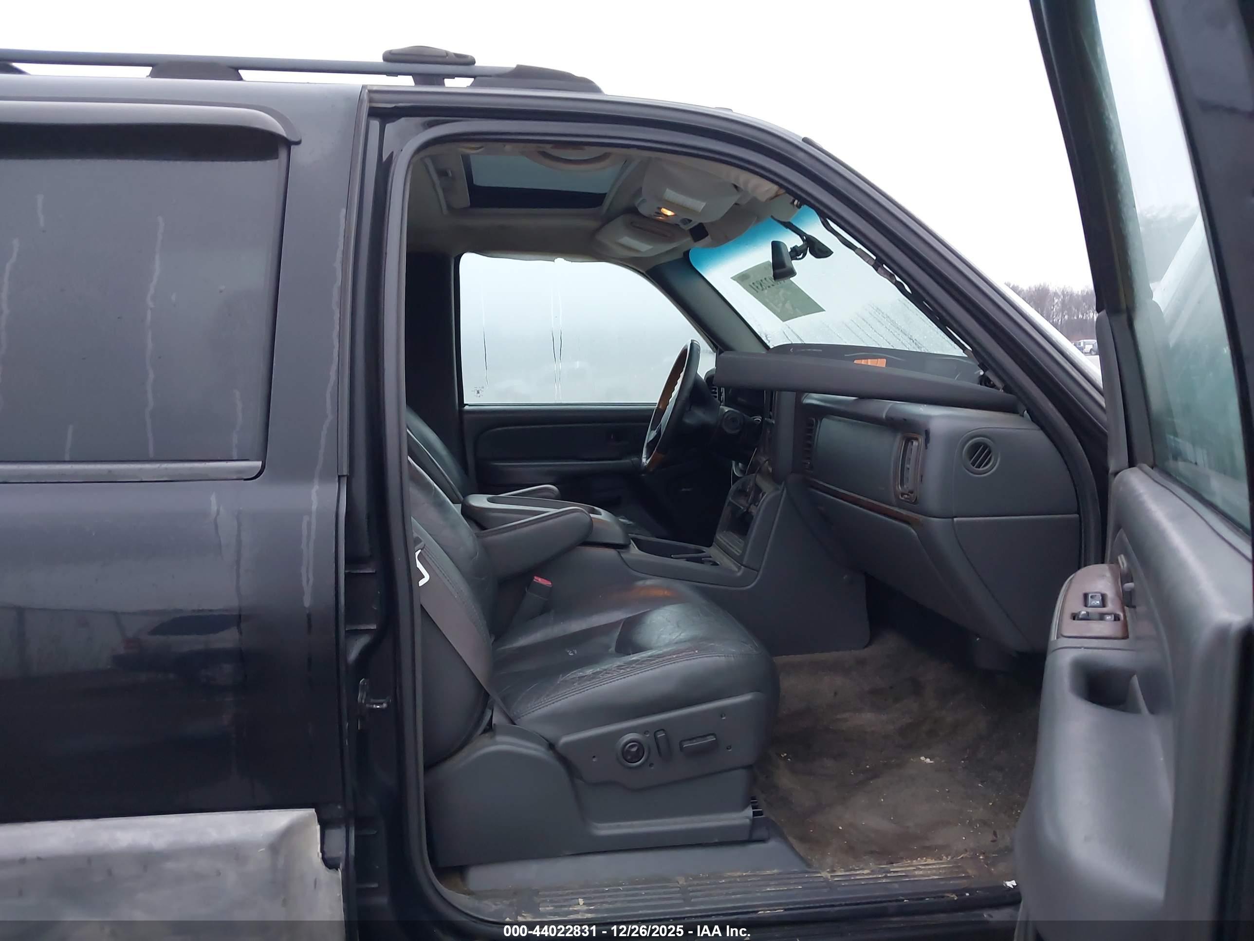 CHEVROLET AVALANCHE image 5