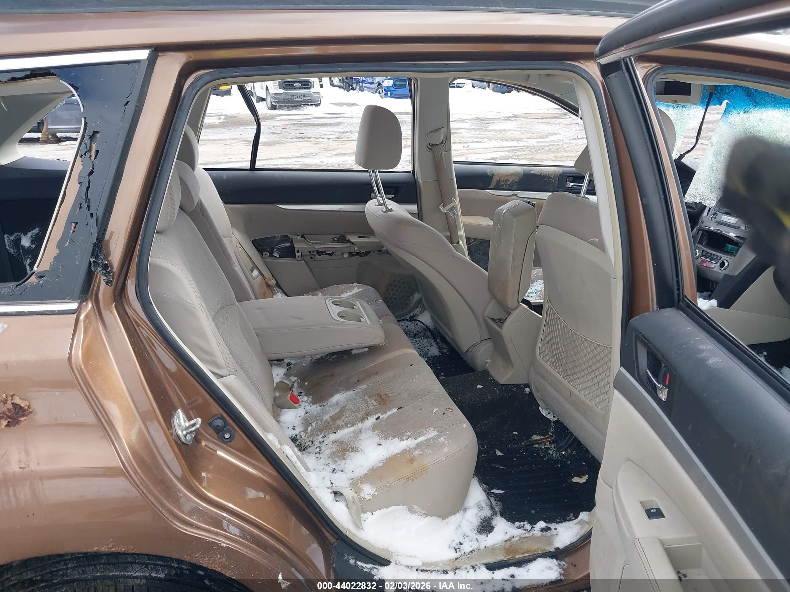 SUBARU OUTBACK image 8
