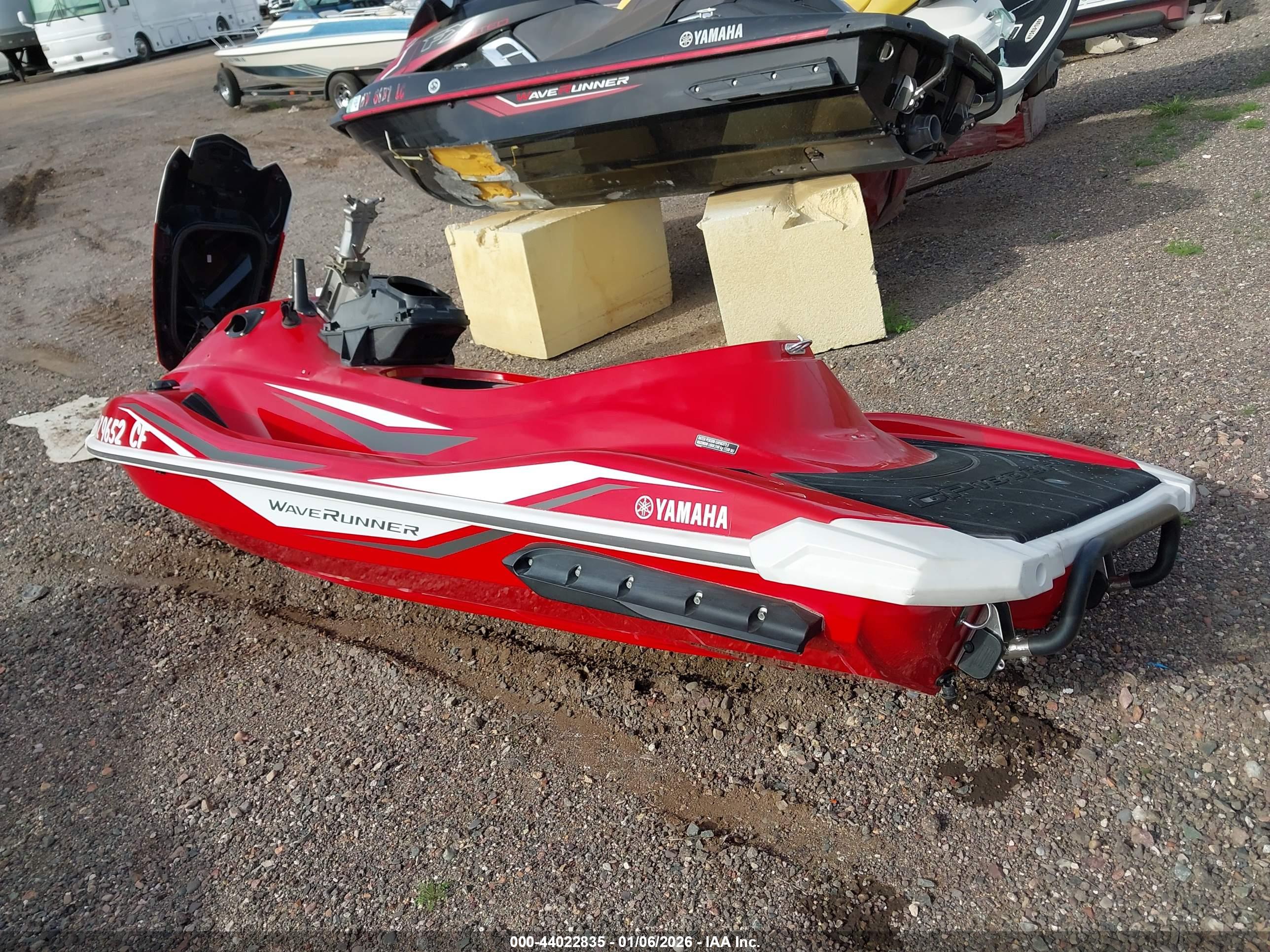 YAMAHA WAVERUNNER image 3