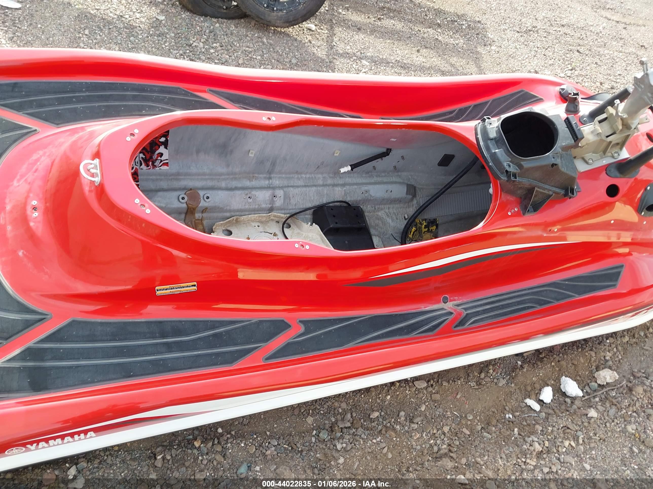 YAMAHA WAVERUNNER image 8