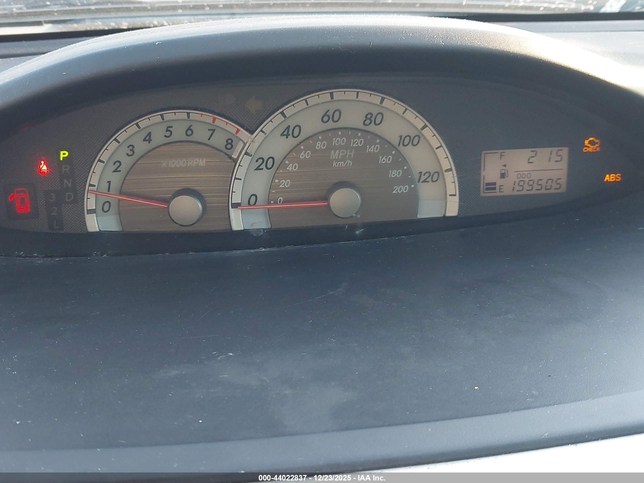 TOYOTA YARIS image 7