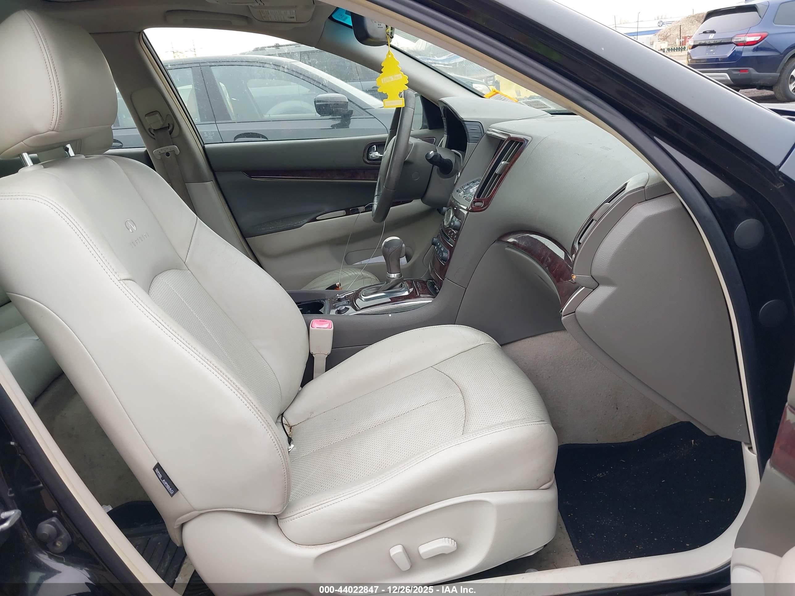 INFINITI G37X image 5