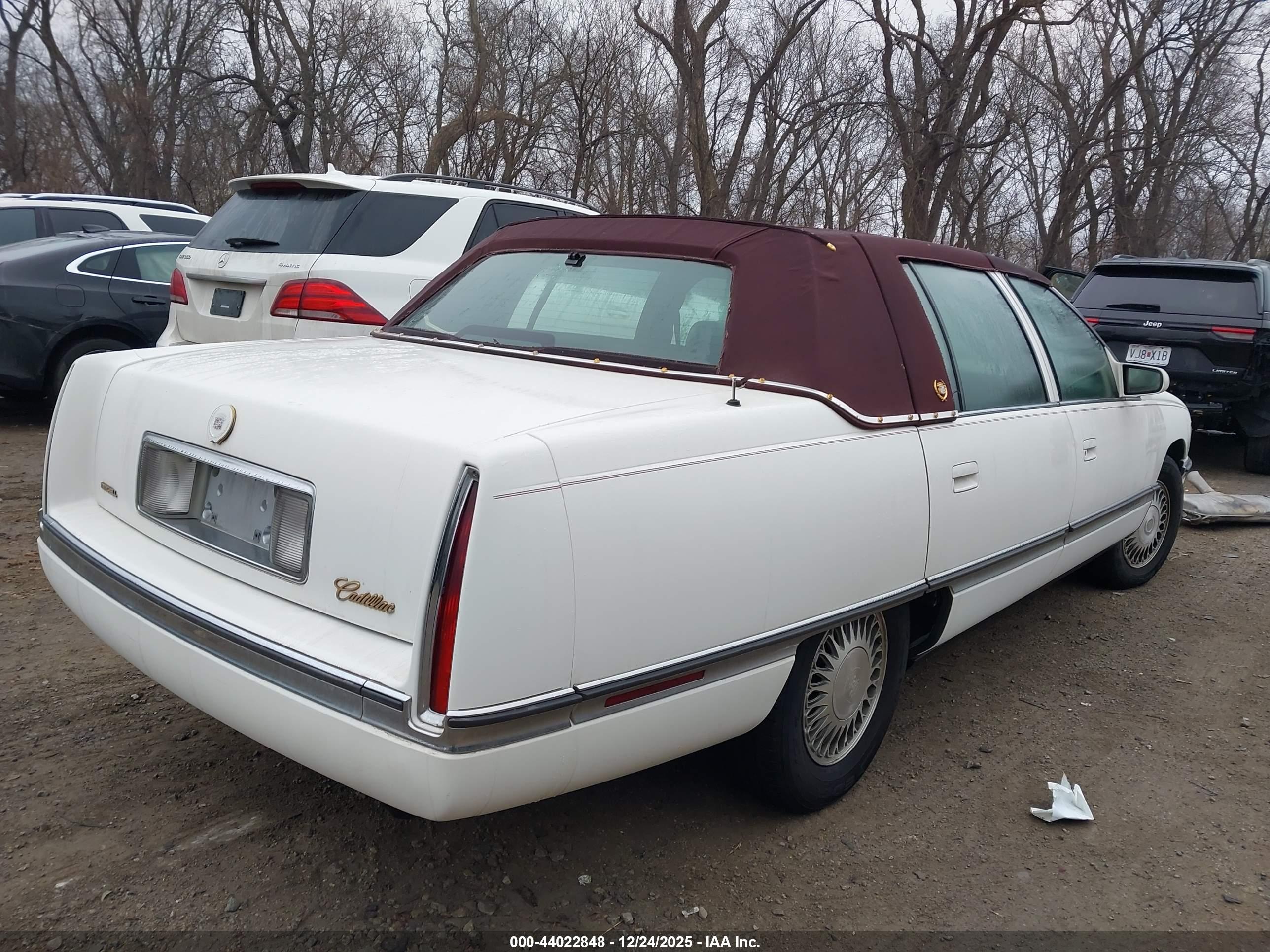 CADILLAC DEVILLE image 4