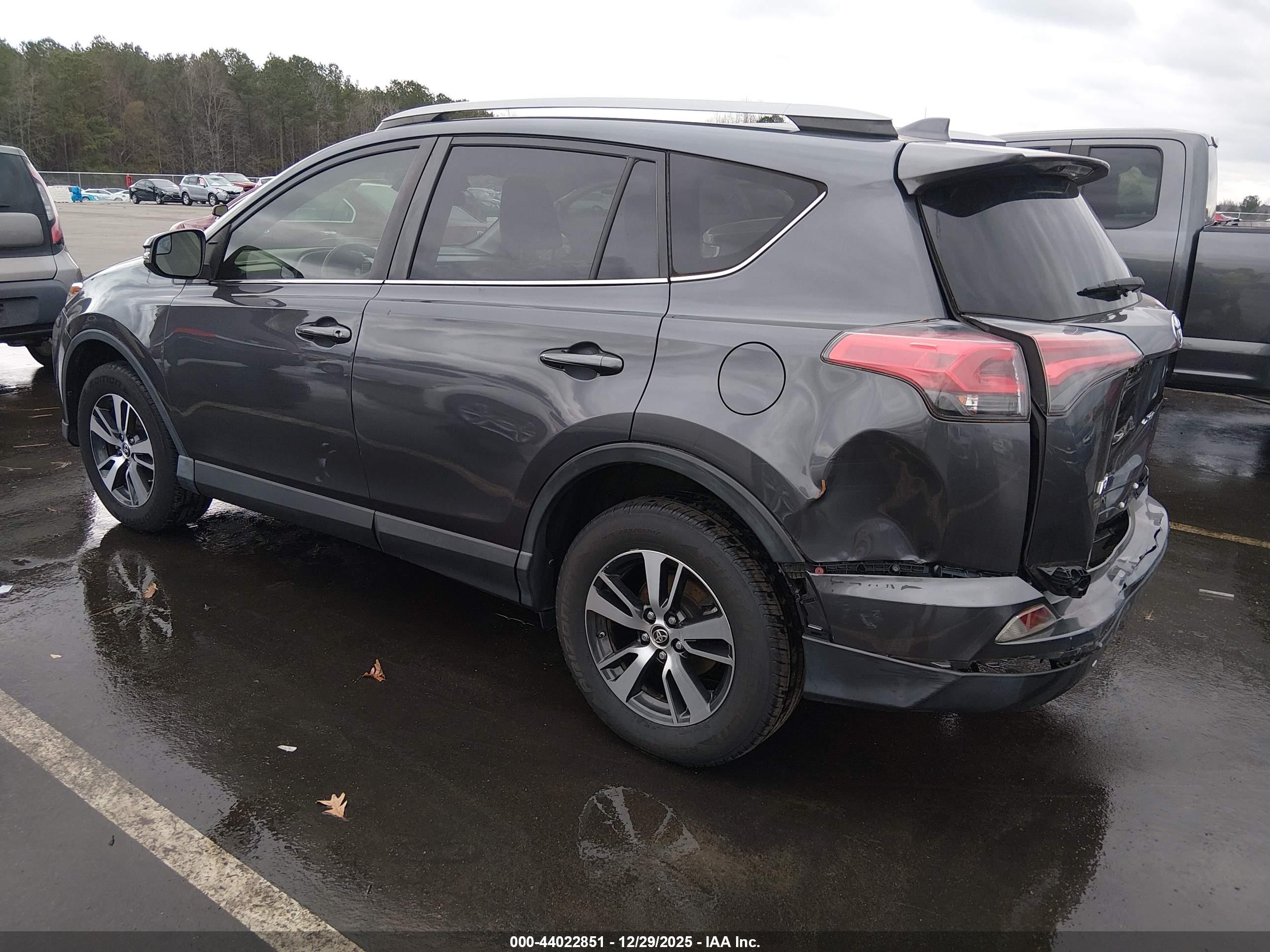 TOYOTA RAV4 image 3