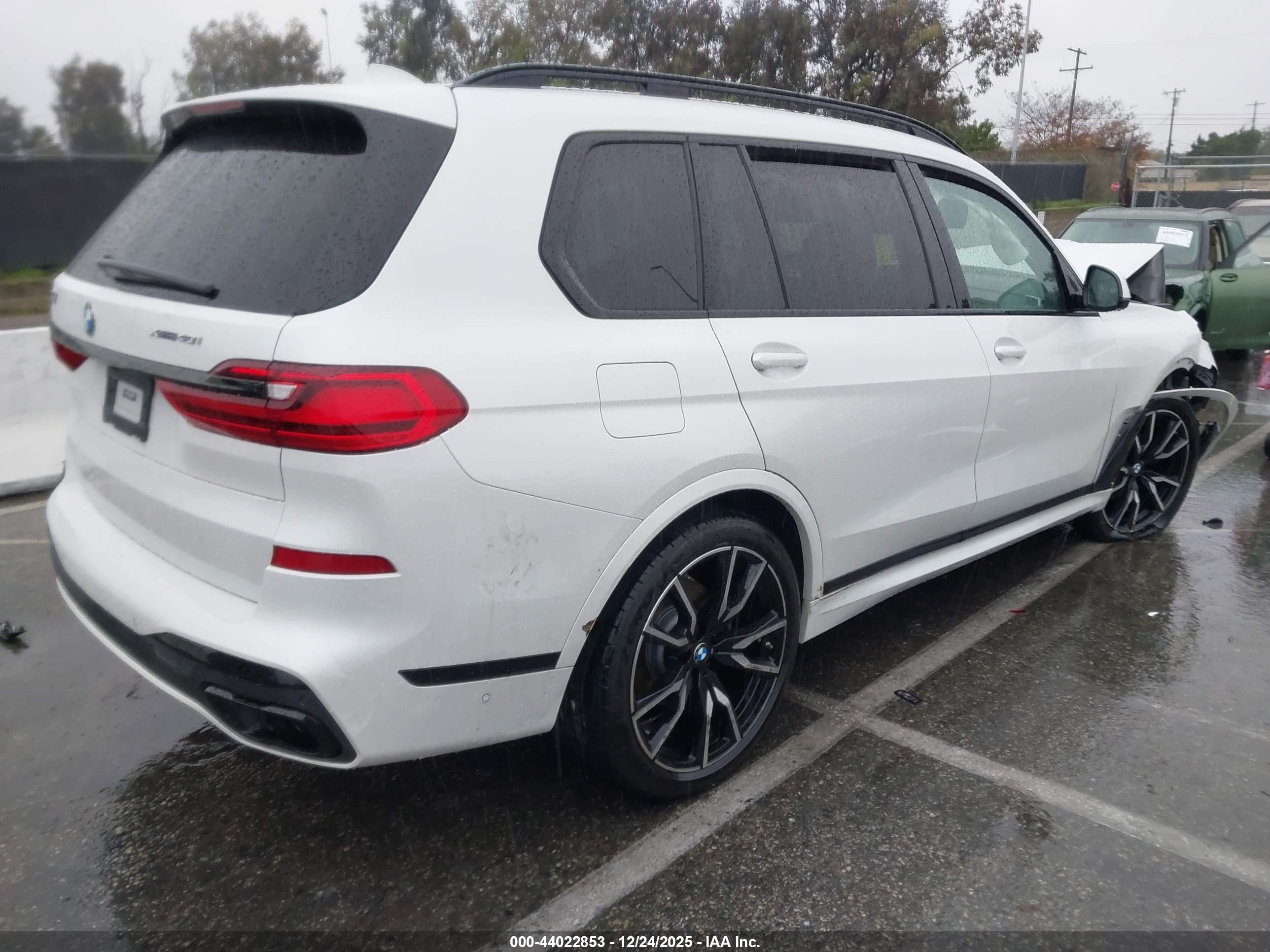 BMW X7 image 4