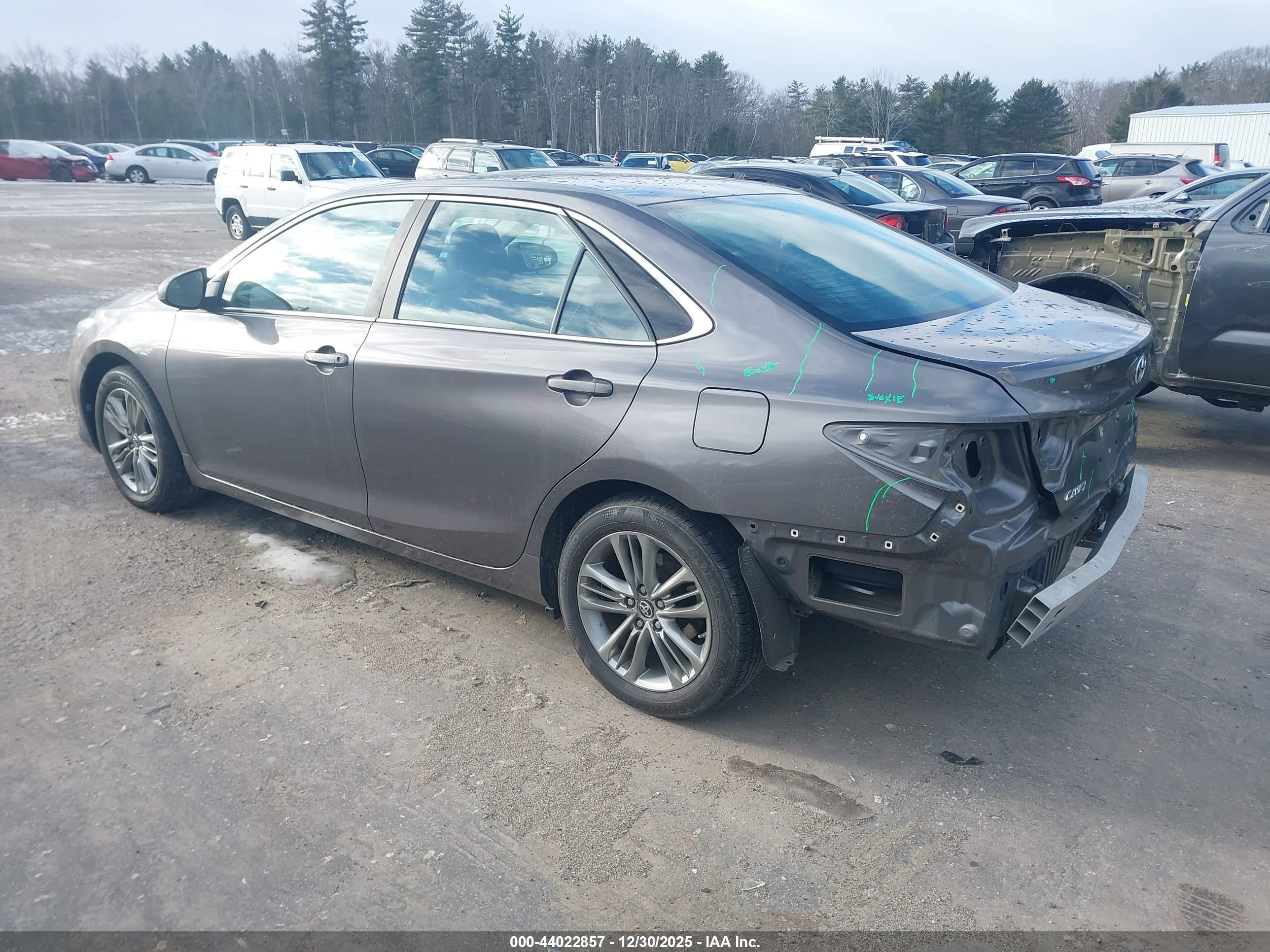 TOYOTA CAMRY image 3