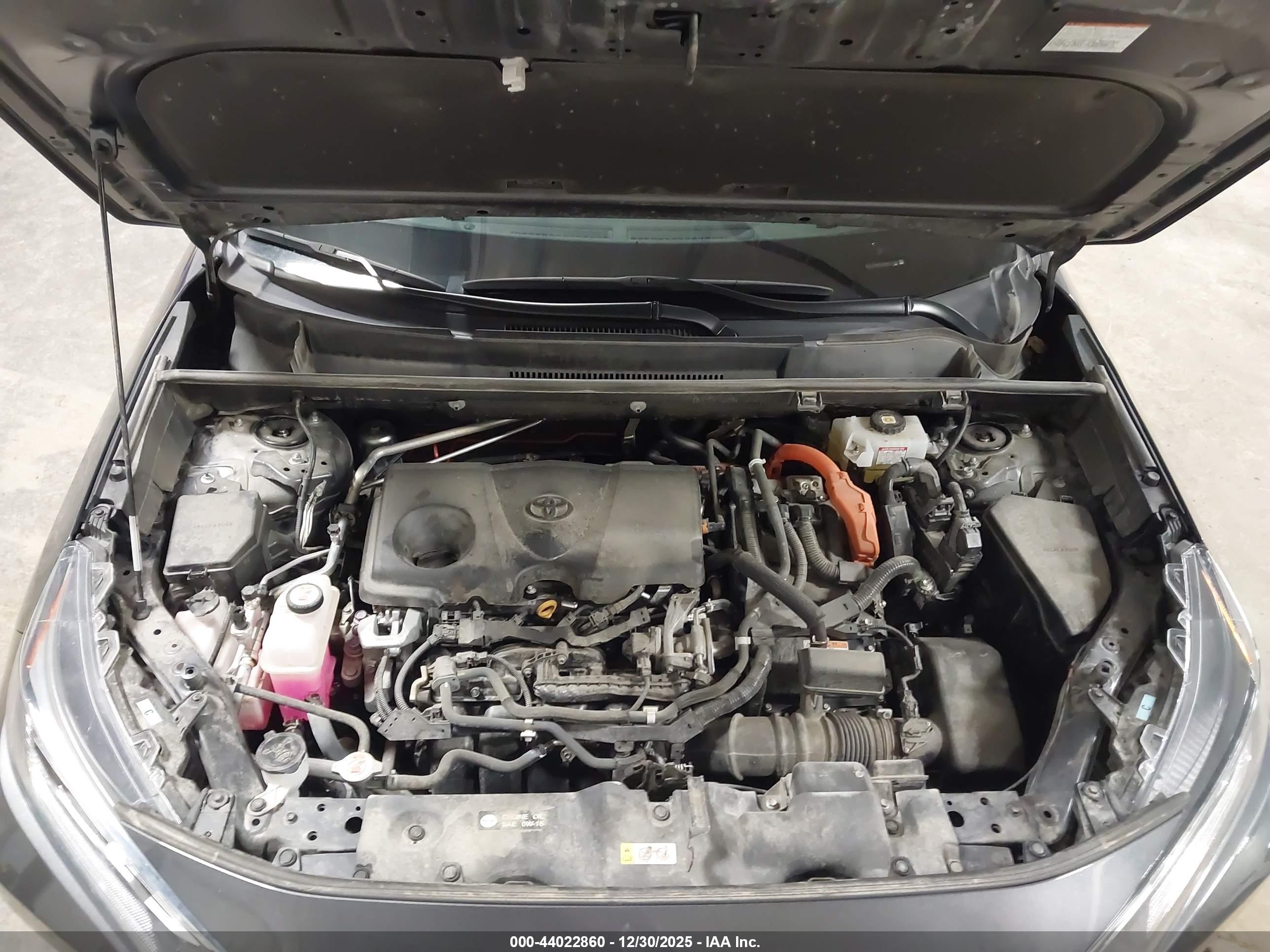 TOYOTA RAV4 image 10