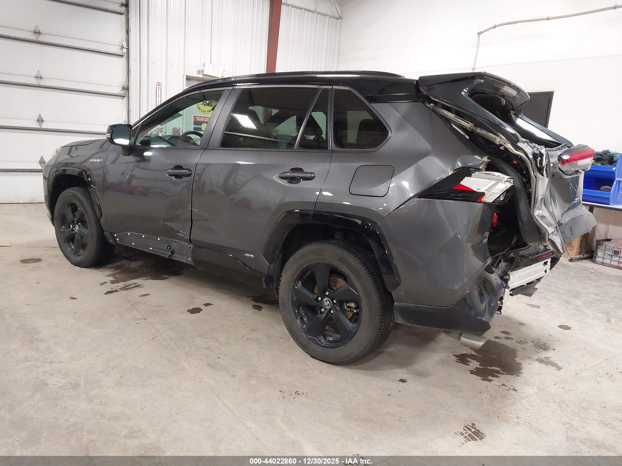 TOYOTA RAV4 image 3