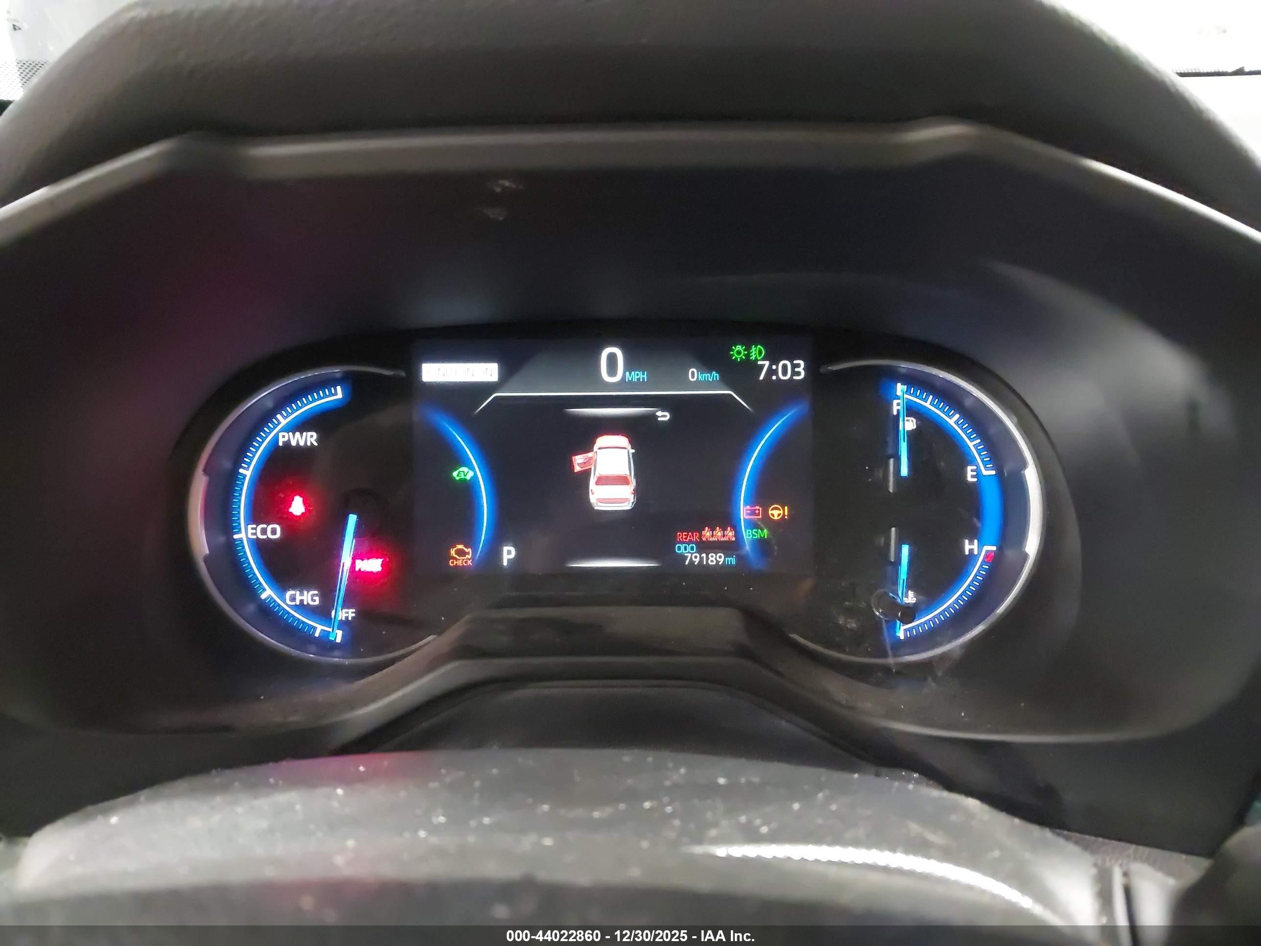 TOYOTA RAV4 image 7