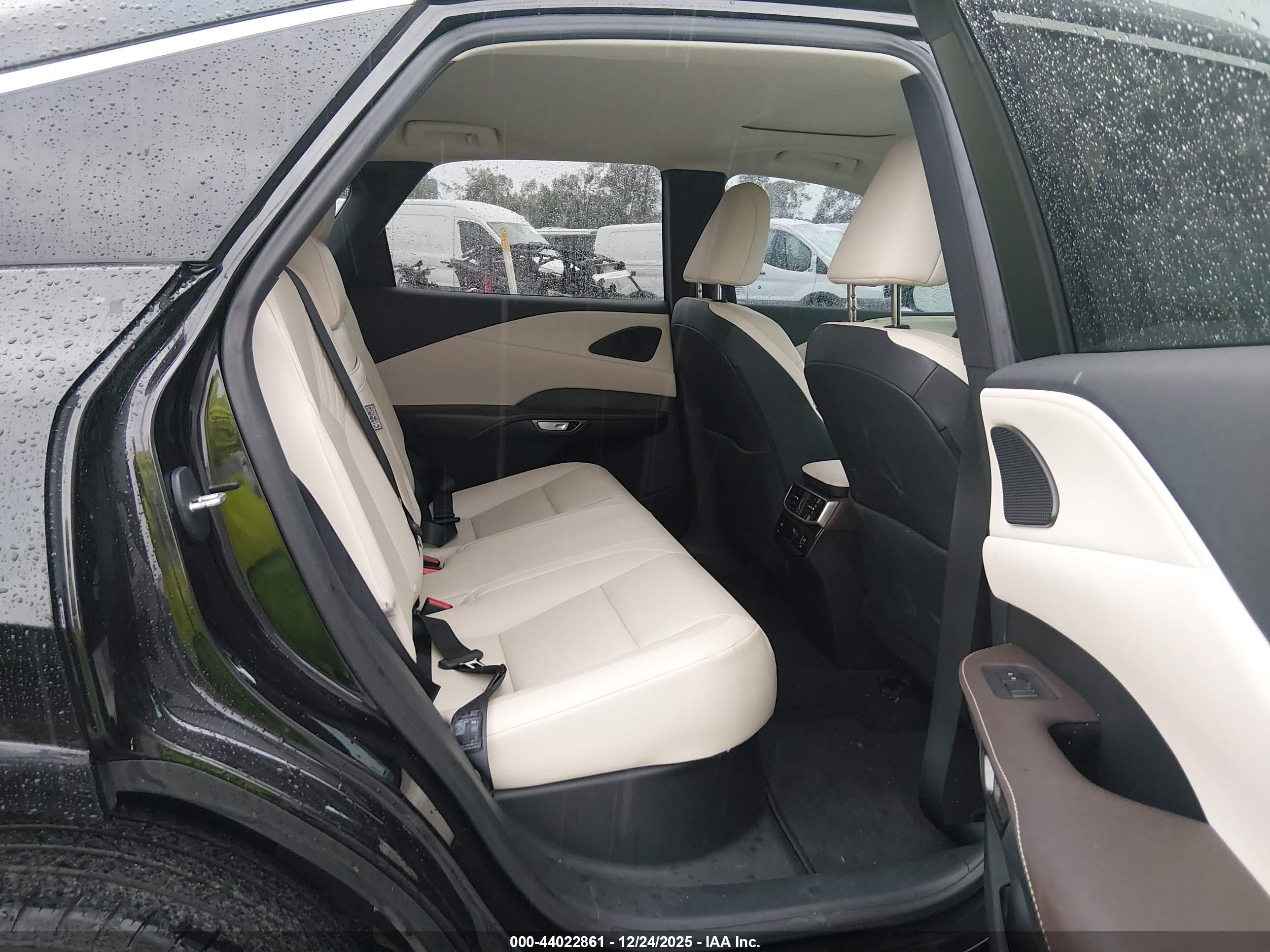 LEXUS RX image 8