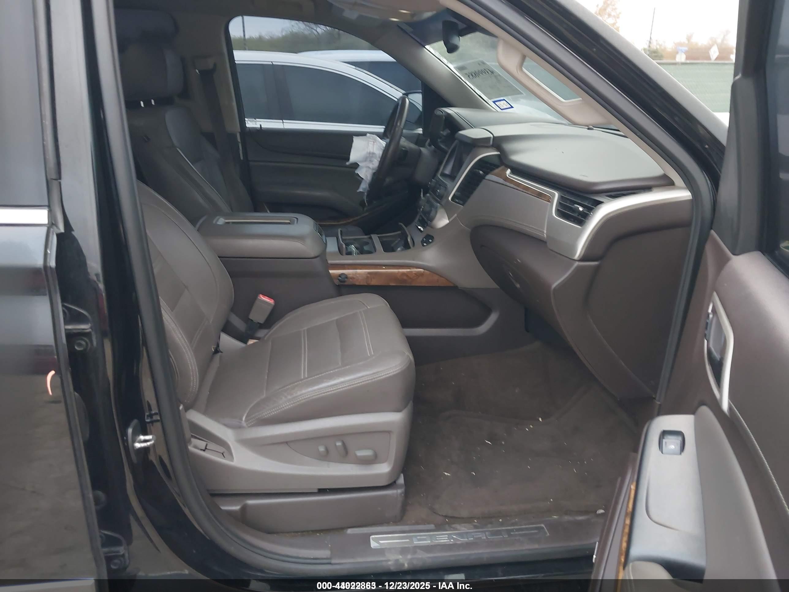 GMC YUKON image 5