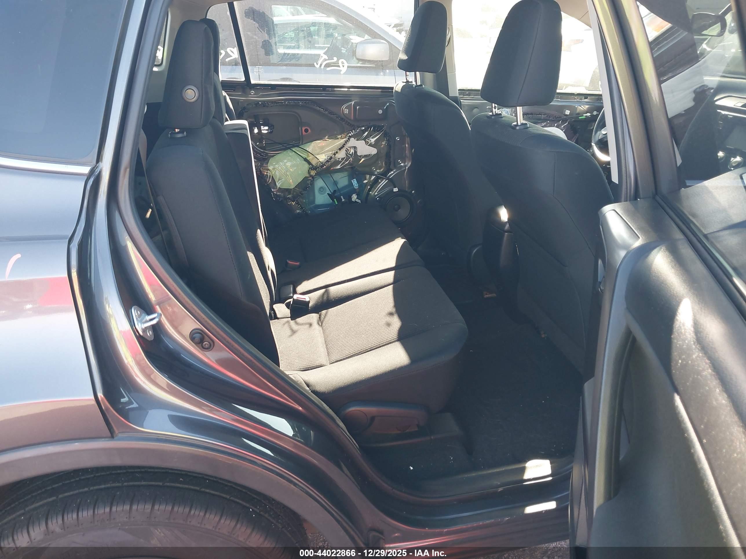 TOYOTA RAV4 image 8