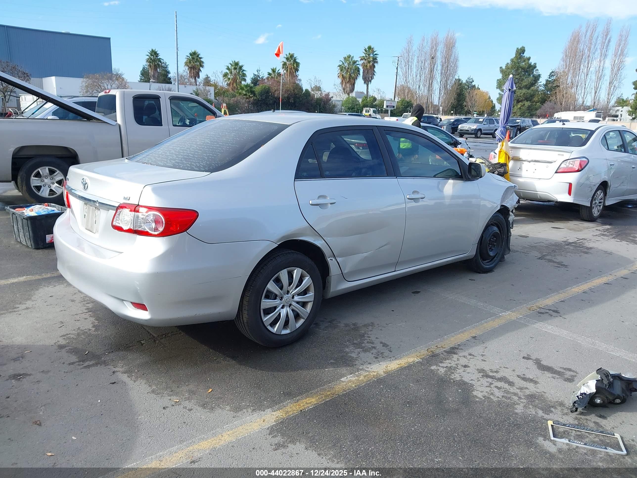 TOYOTA COROLLA image 4