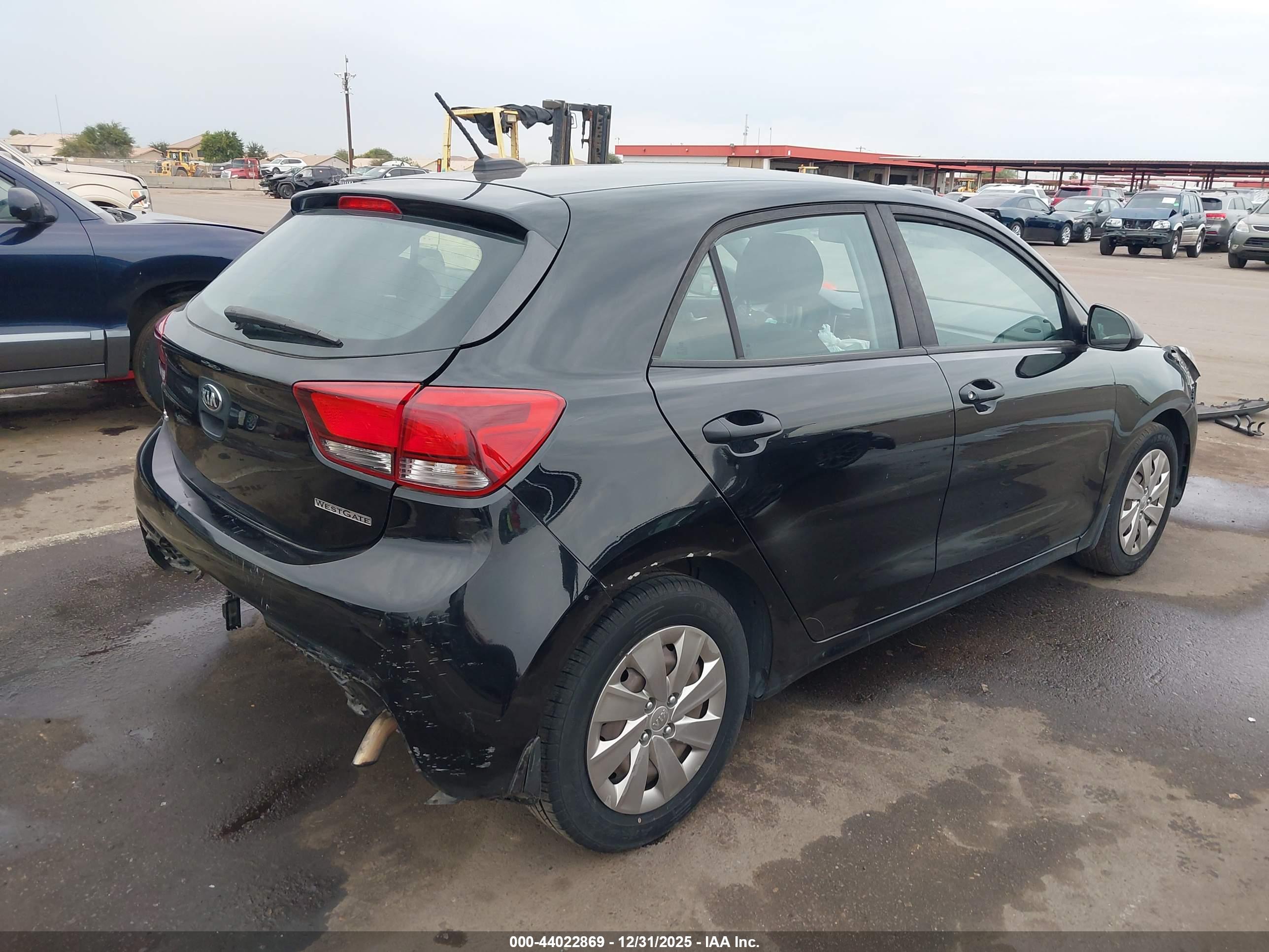 KIA RIO image 4