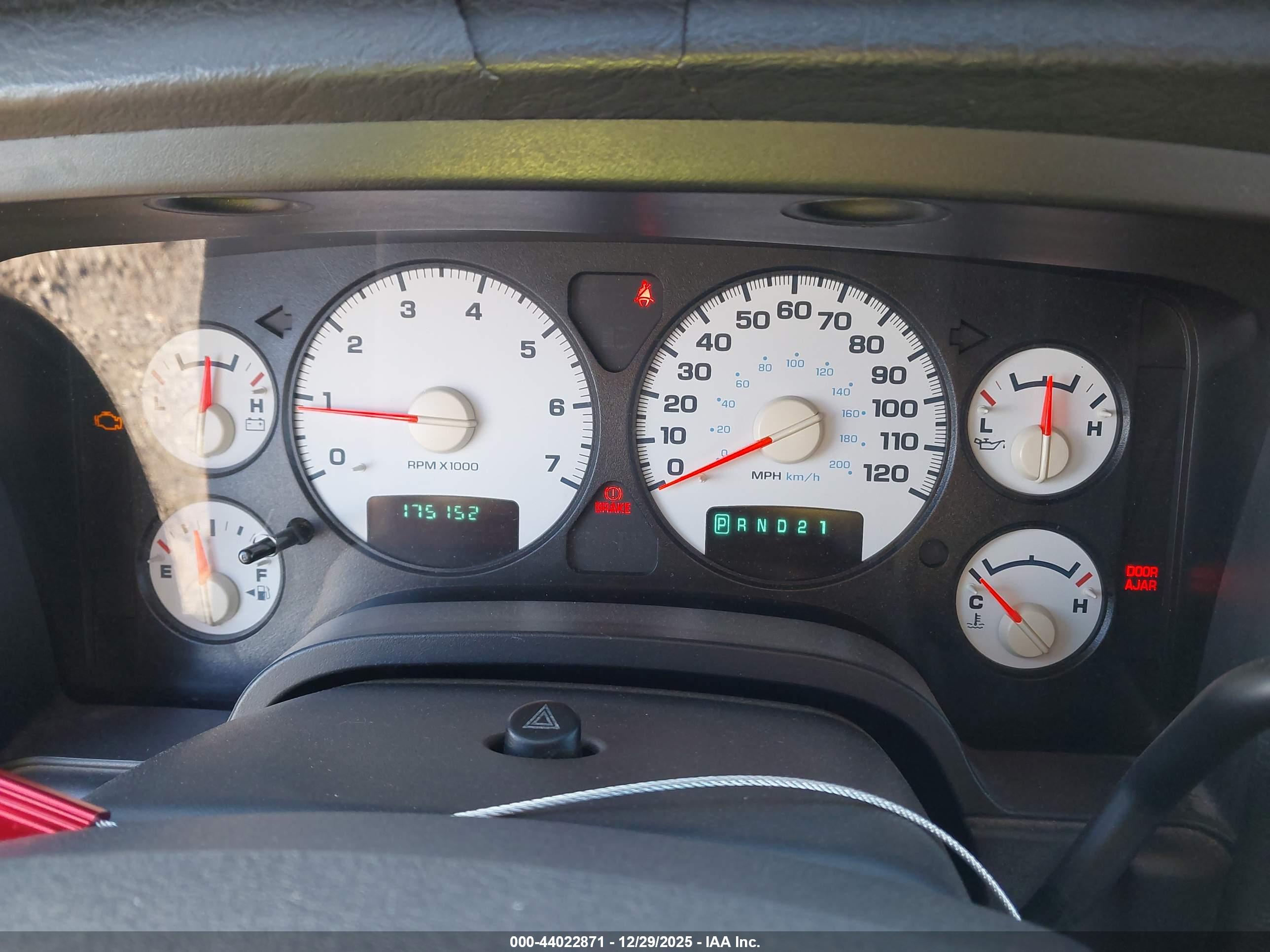DODGE RAM image 7